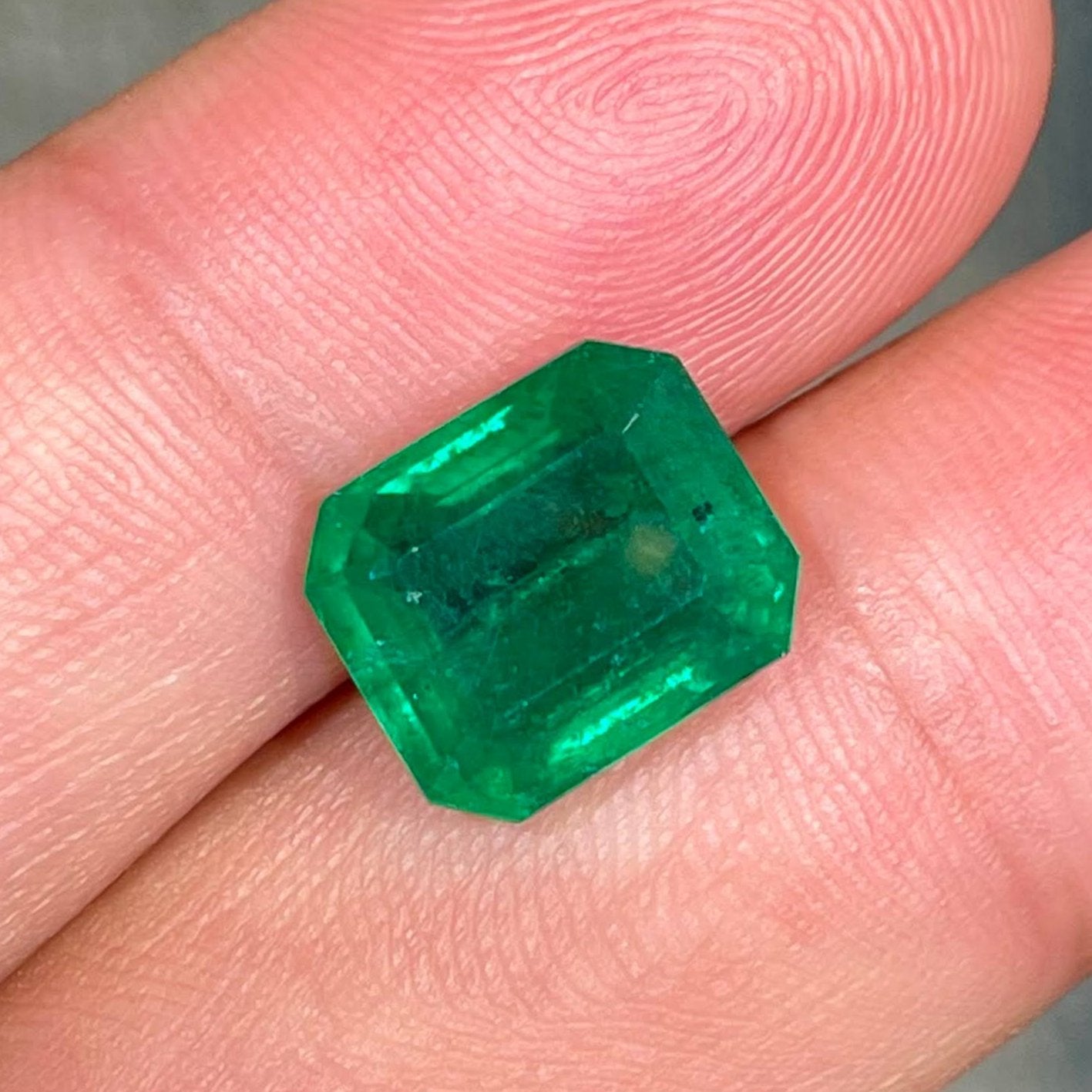 5.33 Carats Zambian Emerald Gemstone