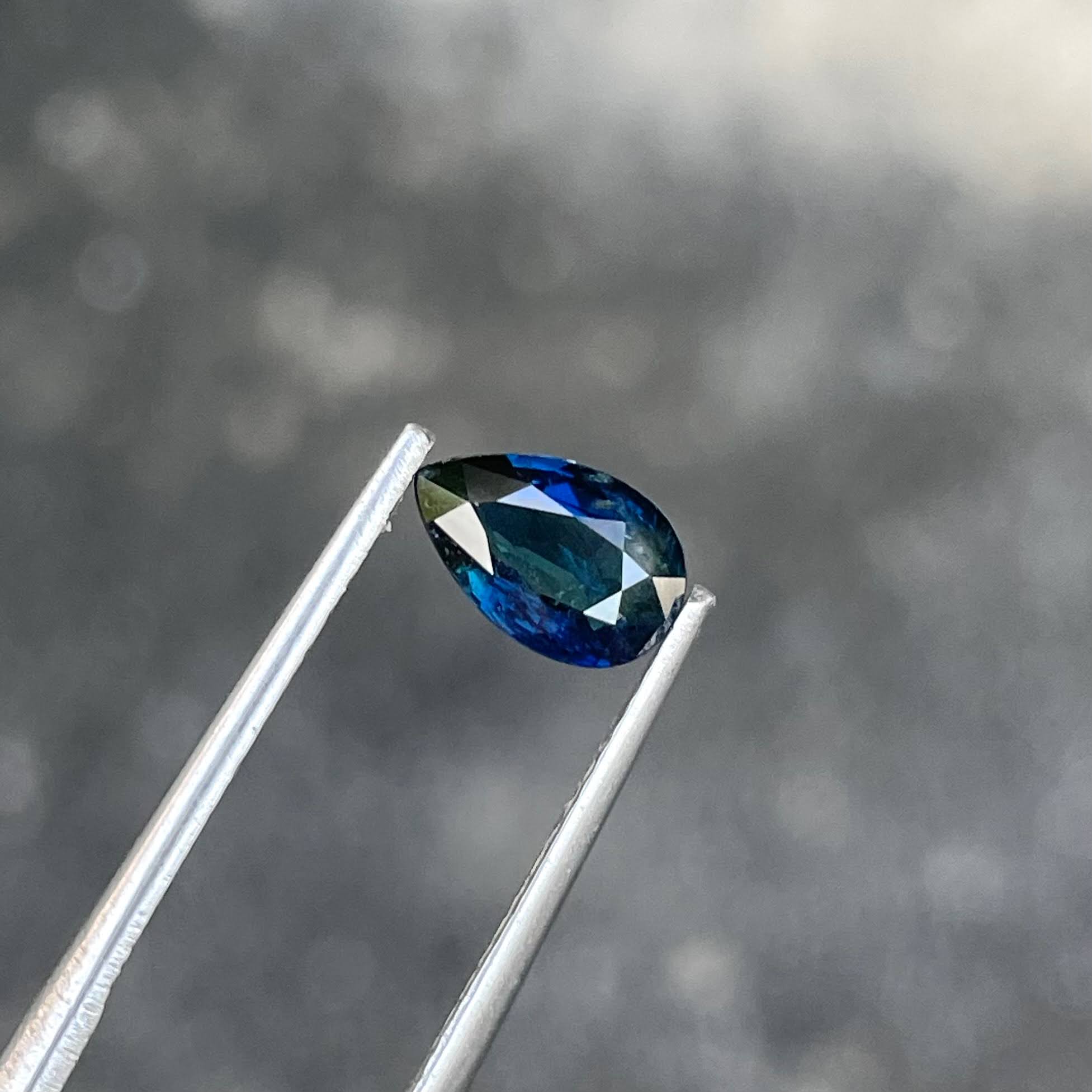 1.08 Carats Blue Sapphire Pear Cut Gem