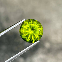 4.13 Carats Green Peridot Gemstone