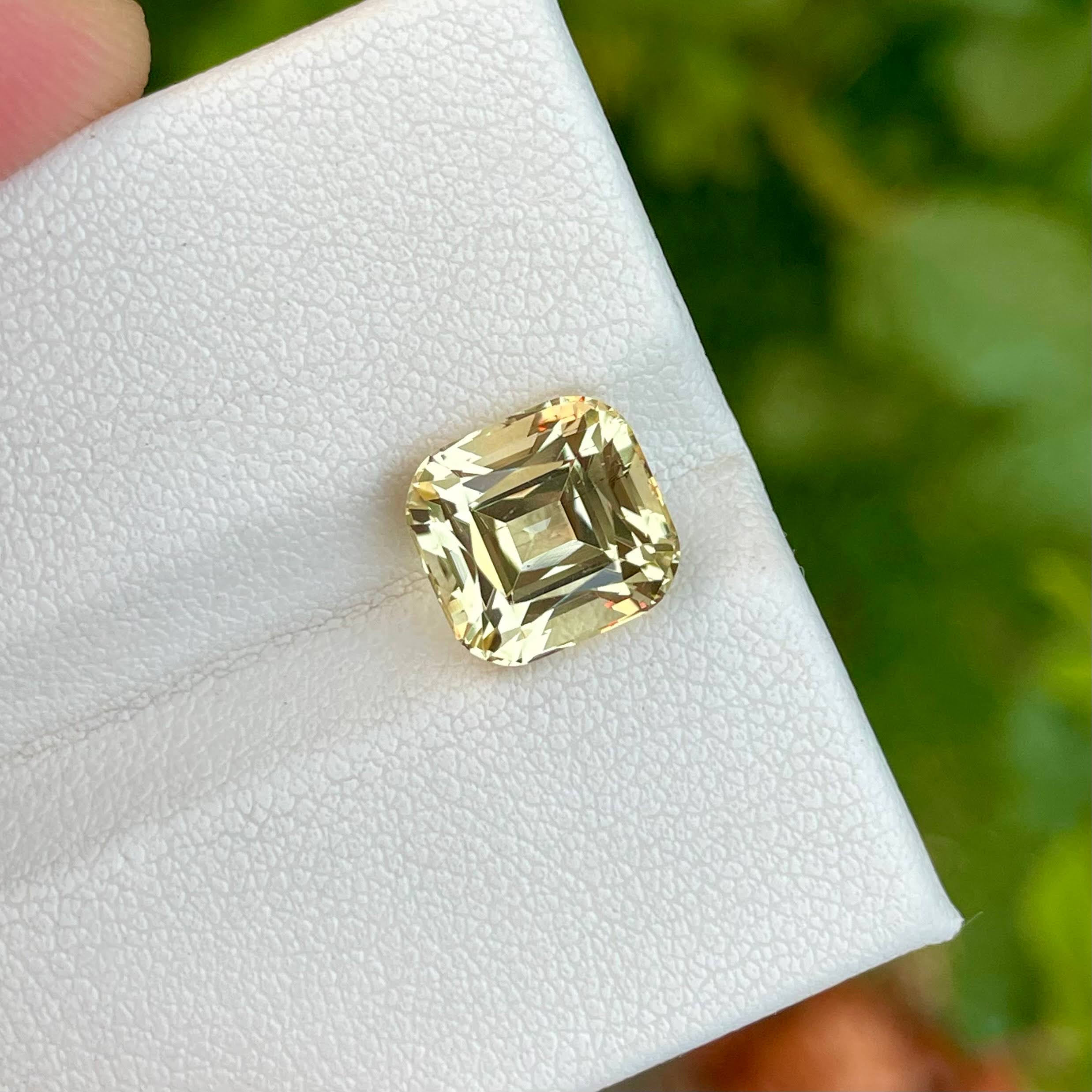 3.90 Carats Yellow Scapolite Stone