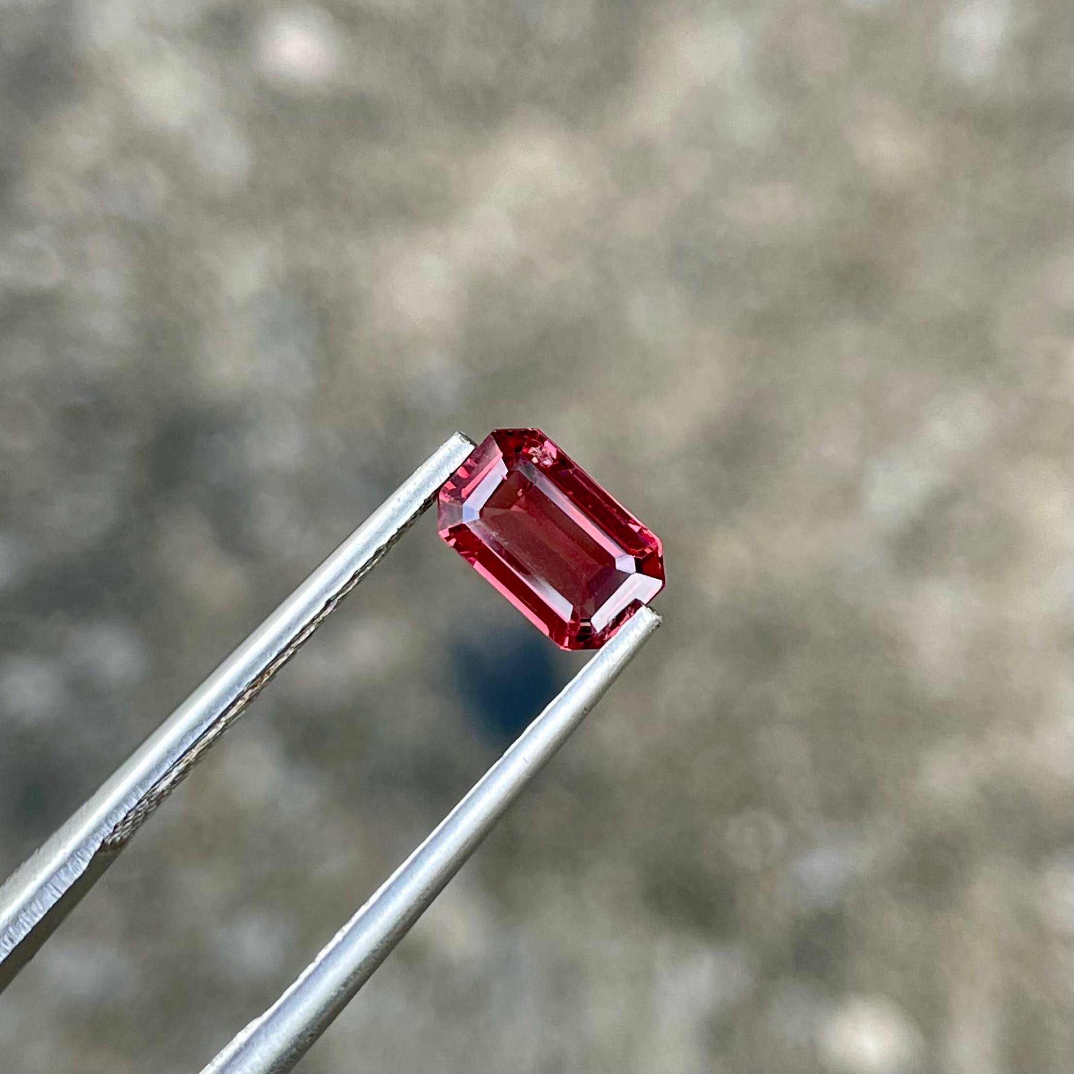 1.00 Carats Pinkish Red Spinel Stone