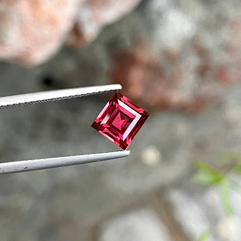 1.60 Carats Red Square Garnet Stone