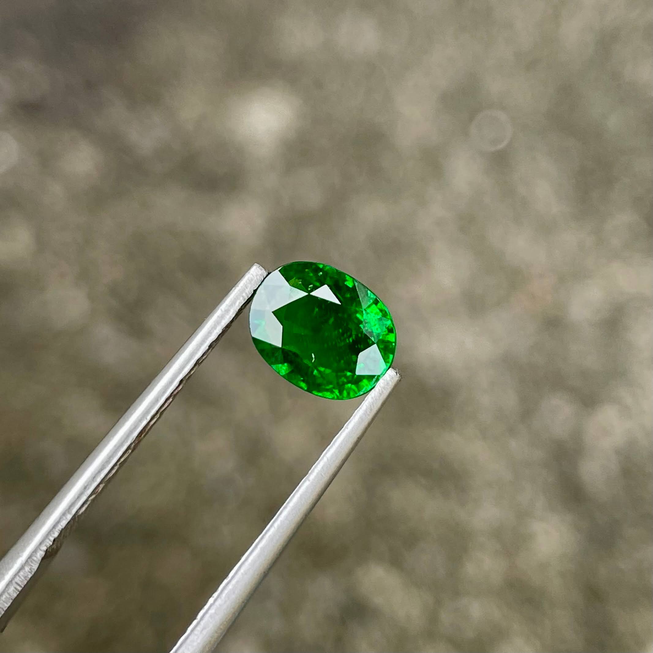 1.17 Carats Green Tsavorite Oval Garnet