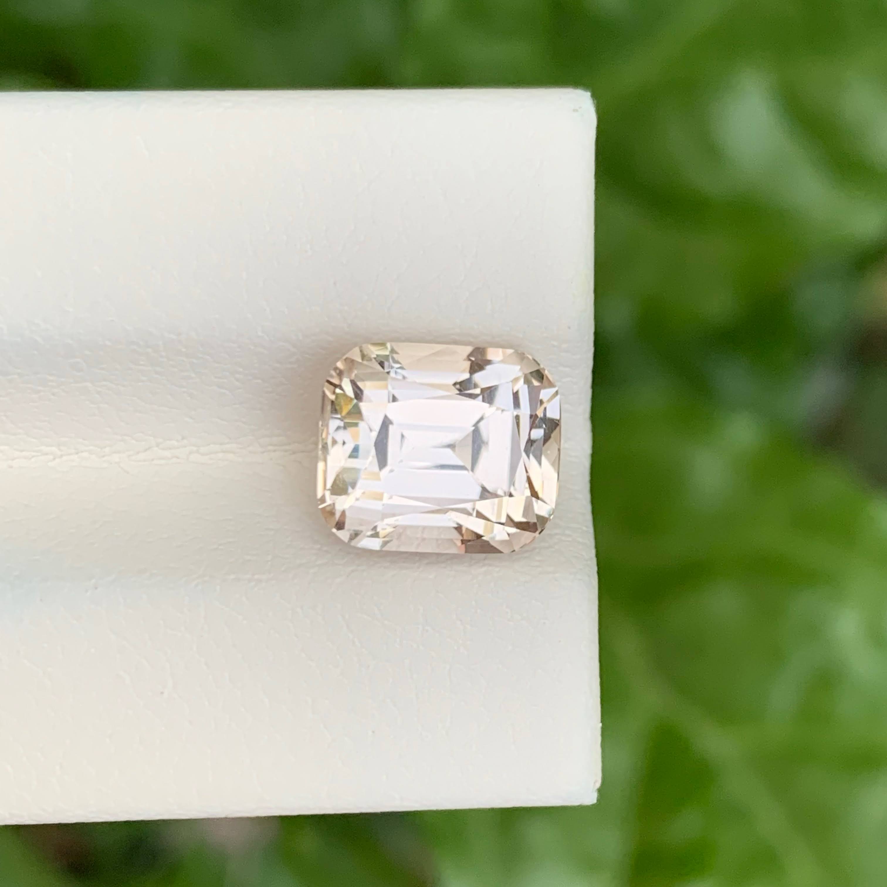 5.70 Carats Natural Topaz Gemstone