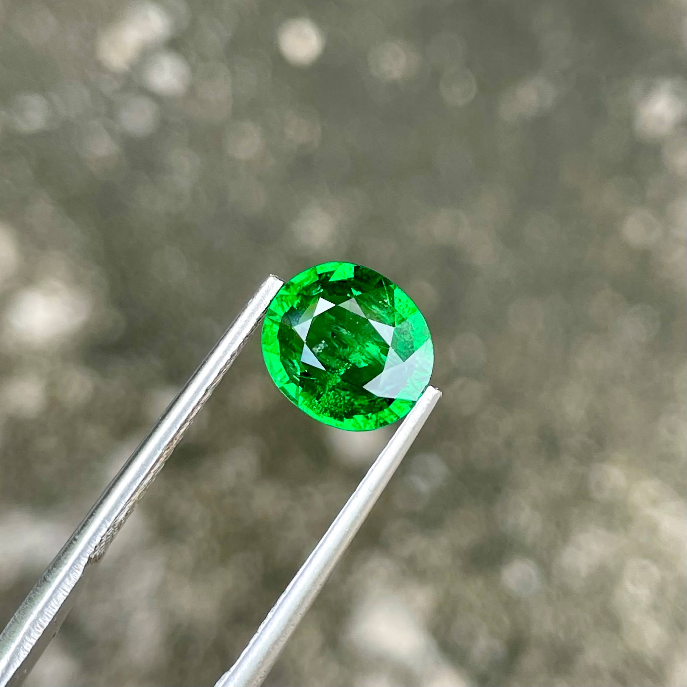 2.25 carats Green Tsavorite Garnet Gem