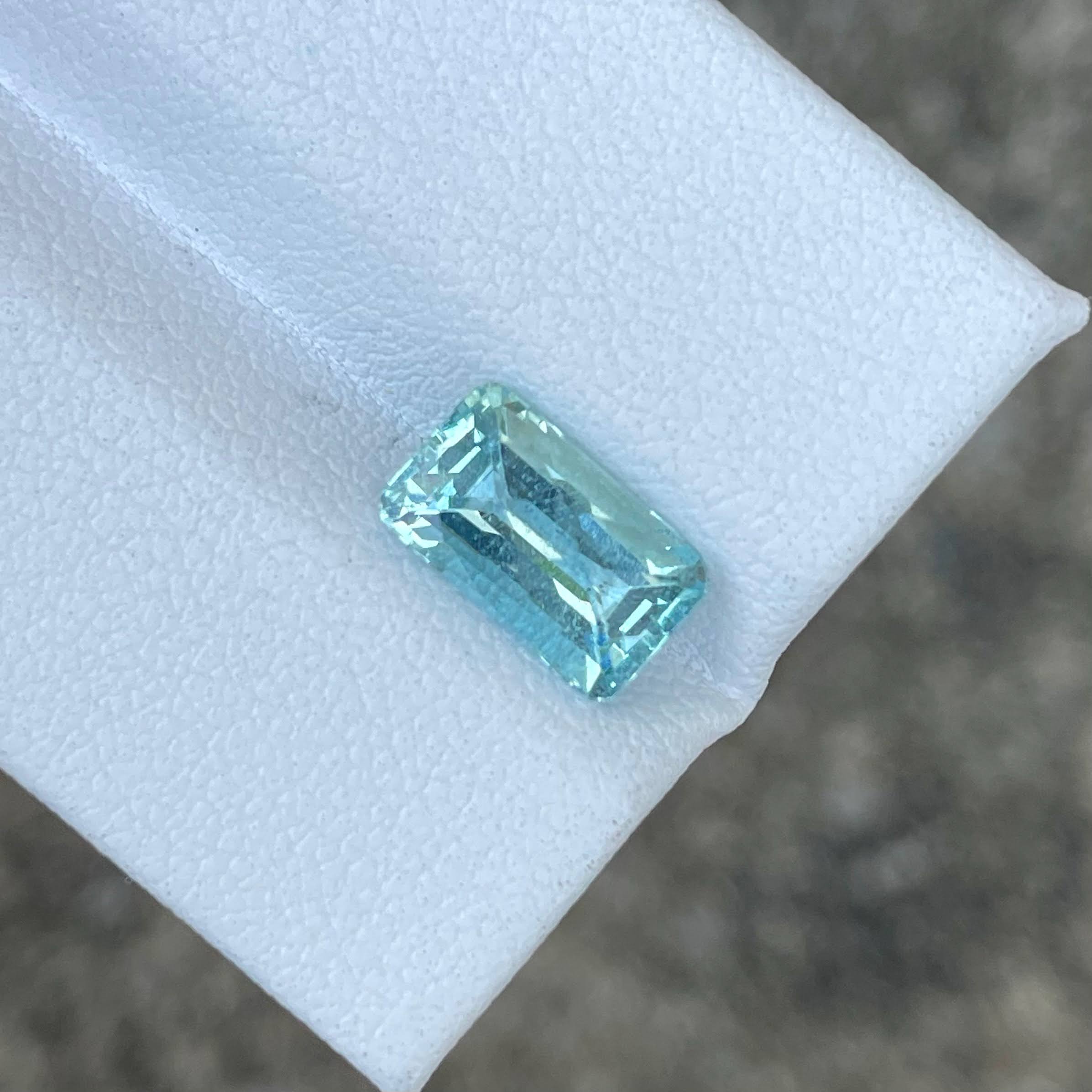 1.94 Carats Blue Aquamarine Gemstone