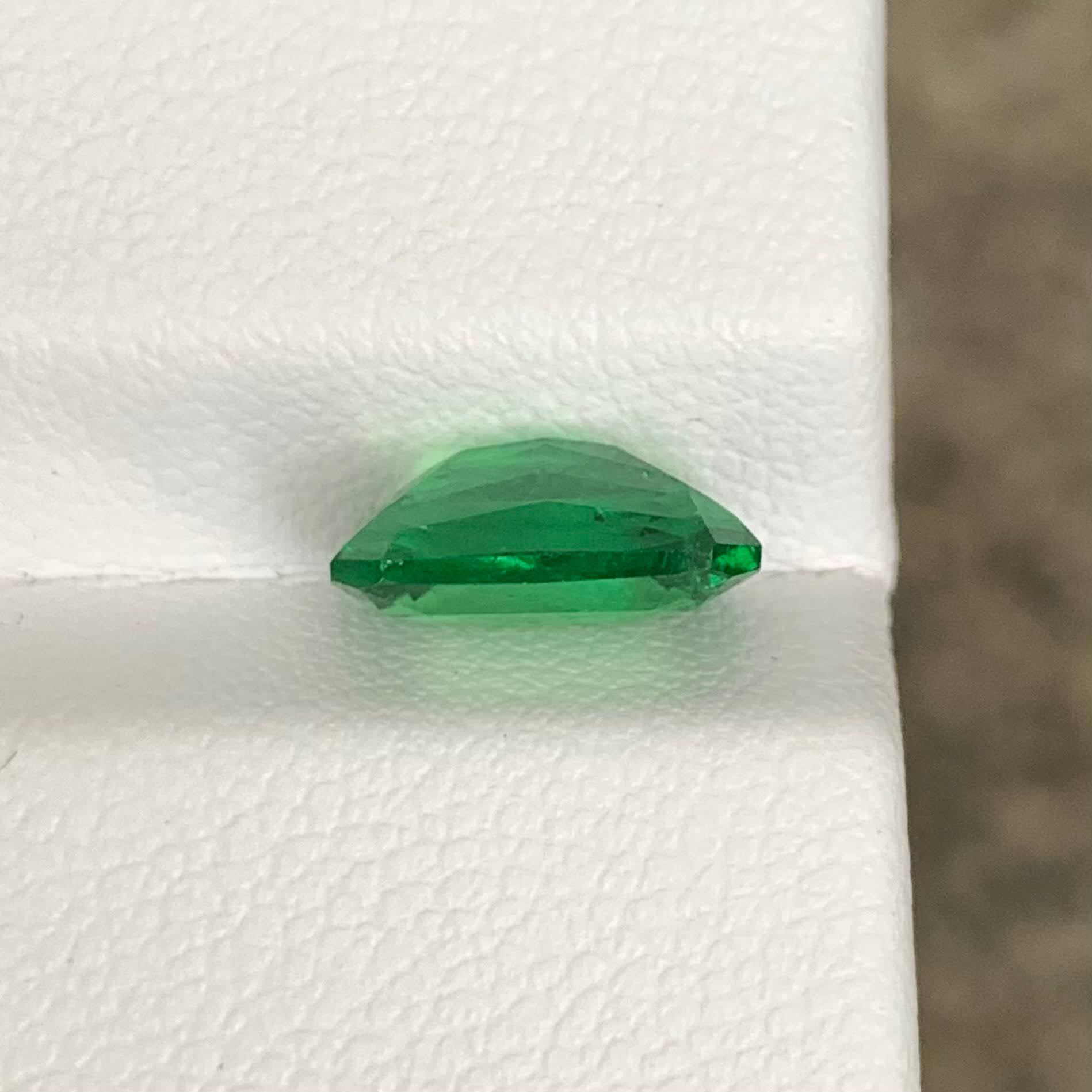 vivid-green-natural-tsavorite-garnet-2-98ct-tanzania