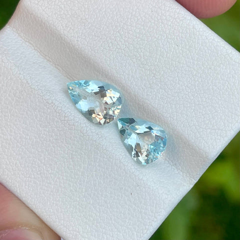 2.56 carats Light Blue Aquamarine Pair