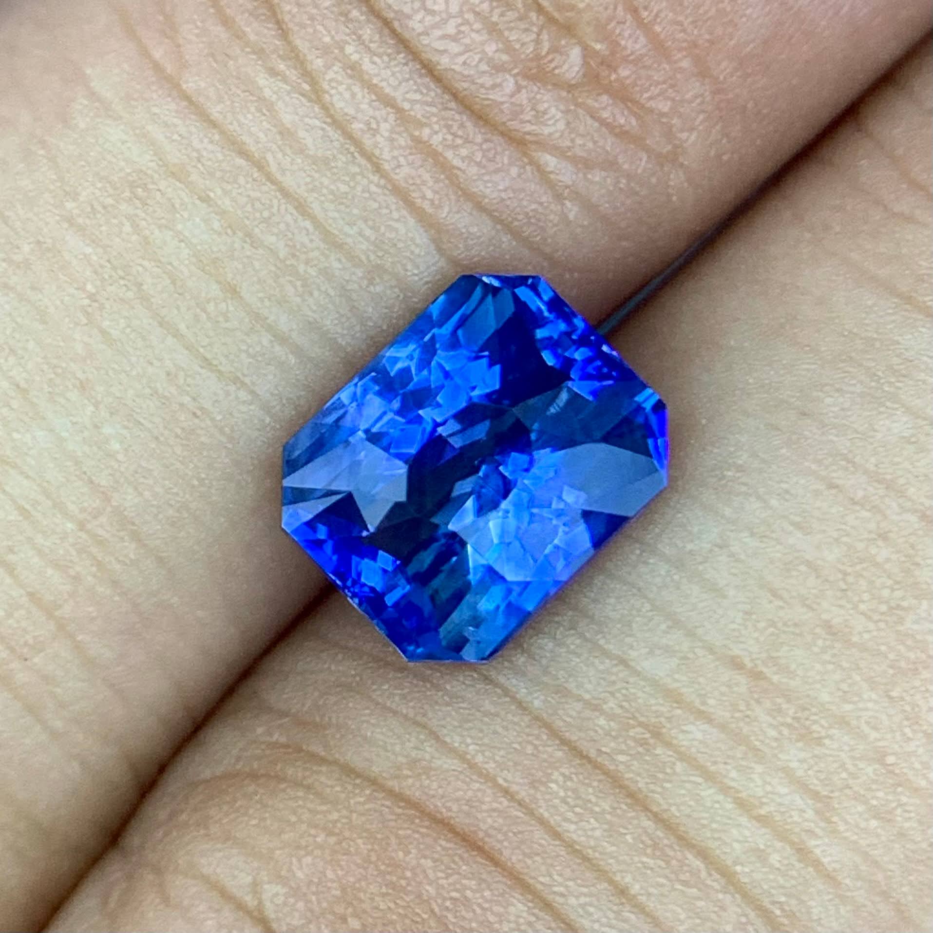 3.12 Ct Fine Blue Sapphire Radiant Cut