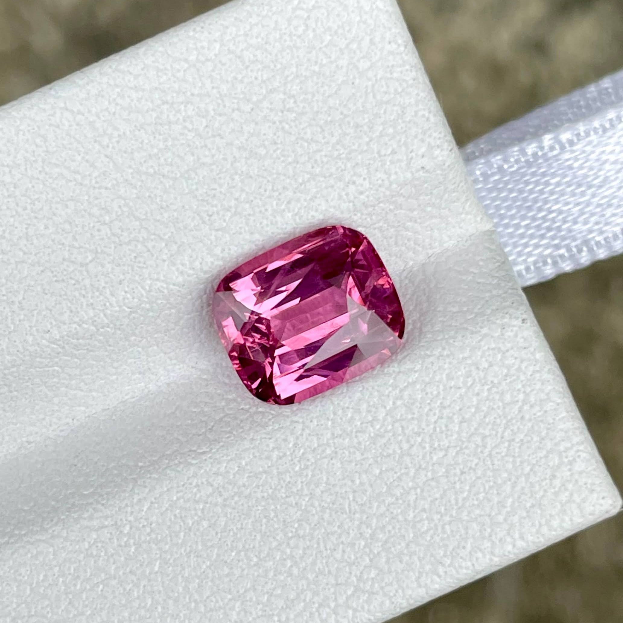 3.18 carats Pink Spinel Cushion Cut 