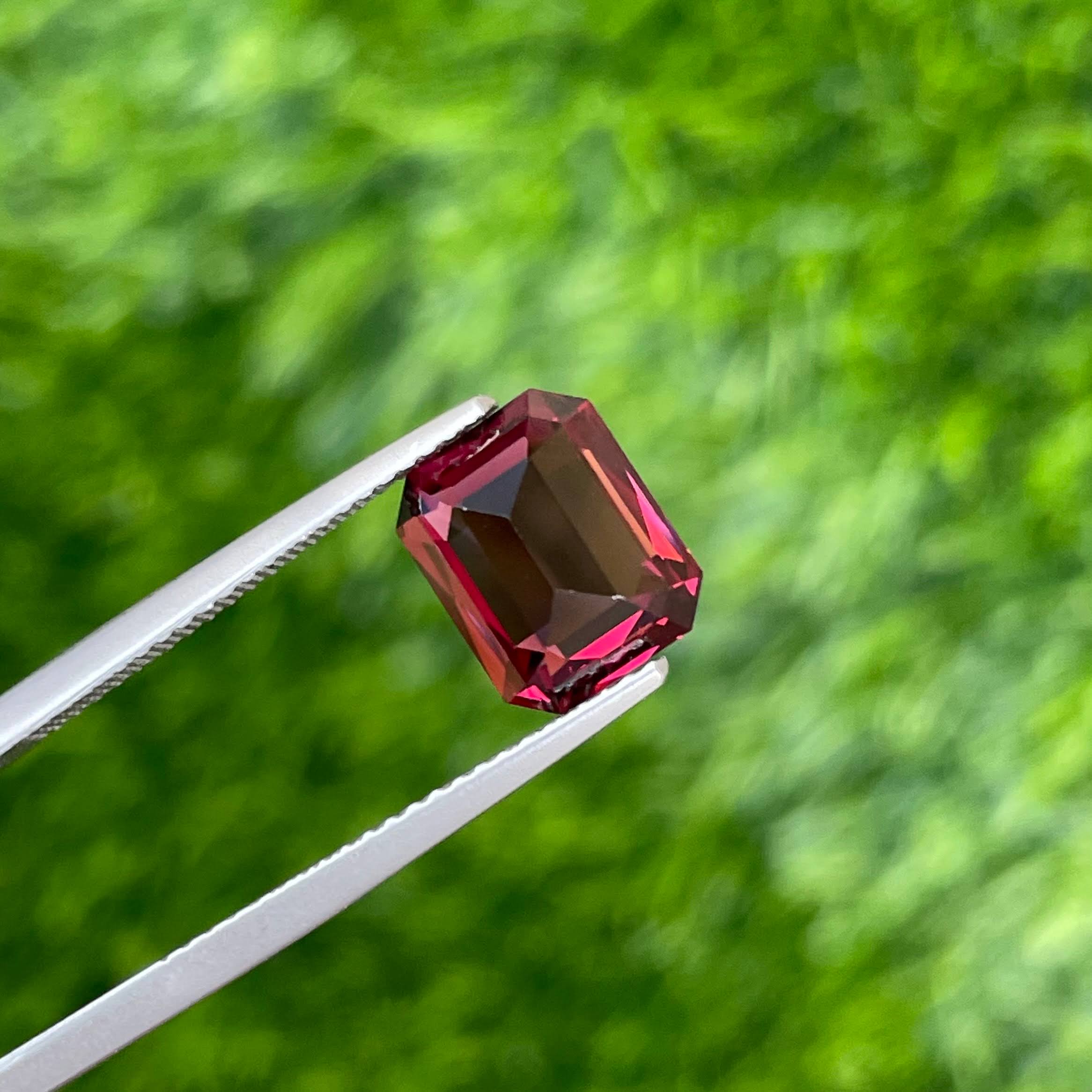  3.75 Carats Pinkish Red Garnet Stone