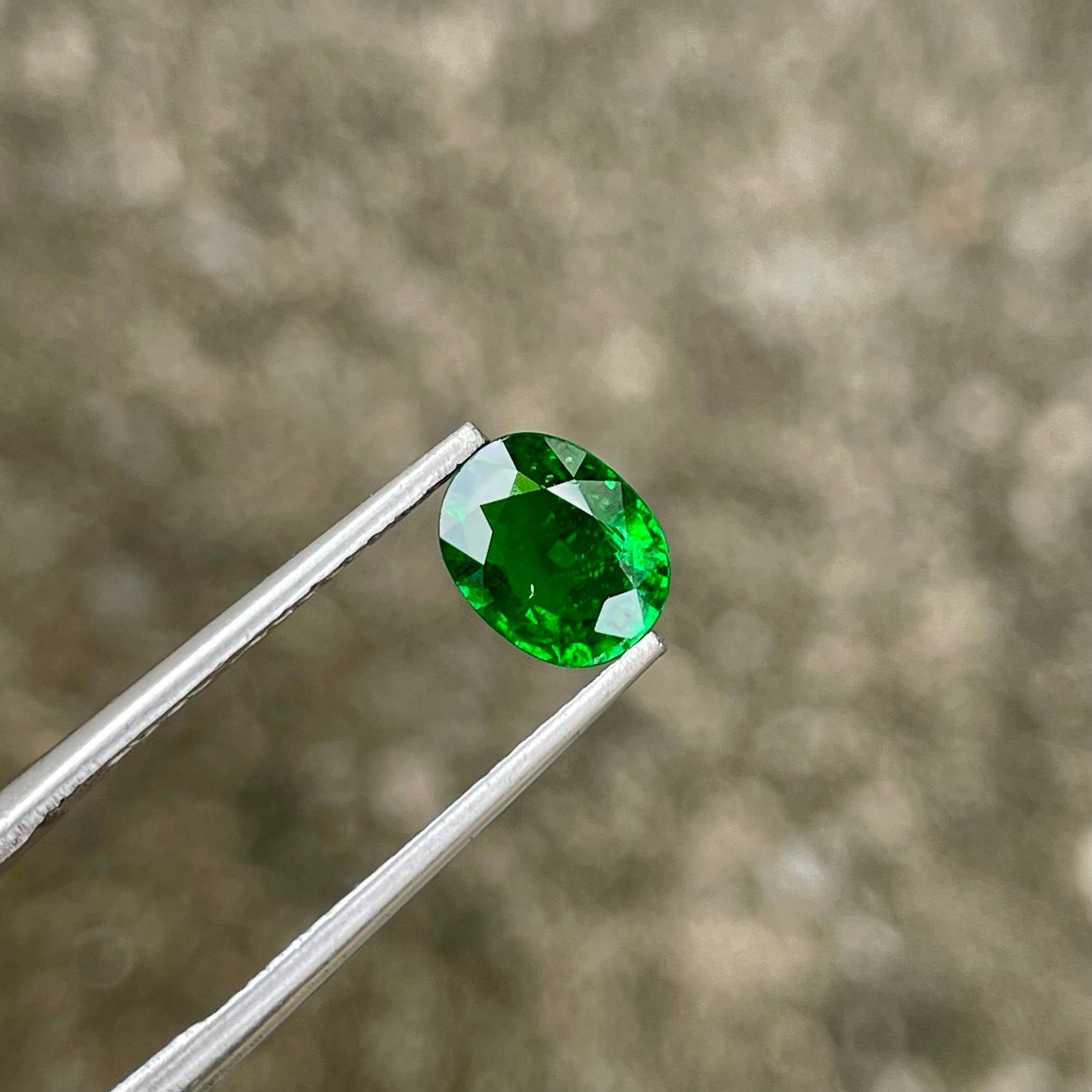 1.17 Carats Green Tsavorite Oval Garnet