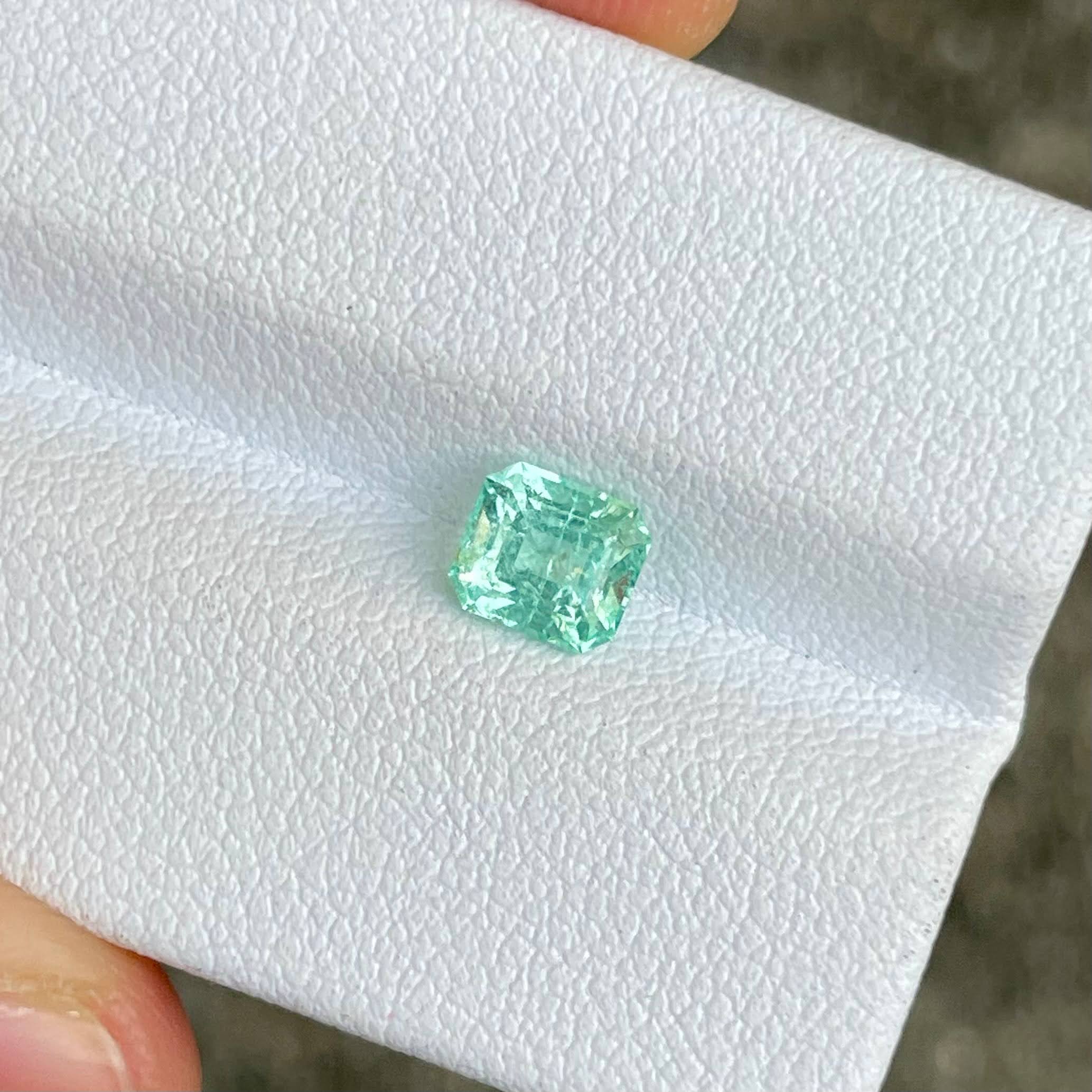 0.86 Carats Emerald Faceted Gemstone