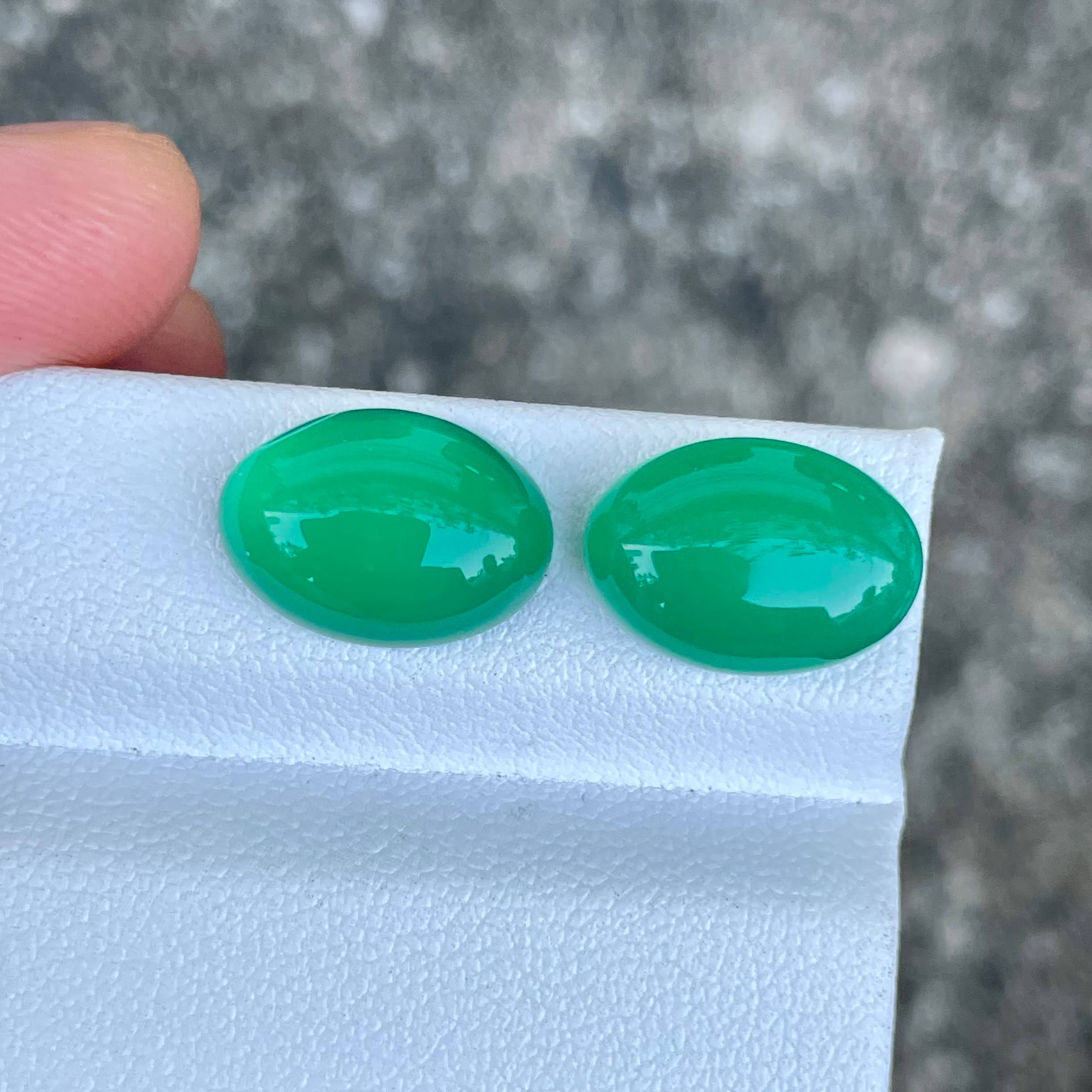 12.78 Carats Green Agate Pair Gemstone