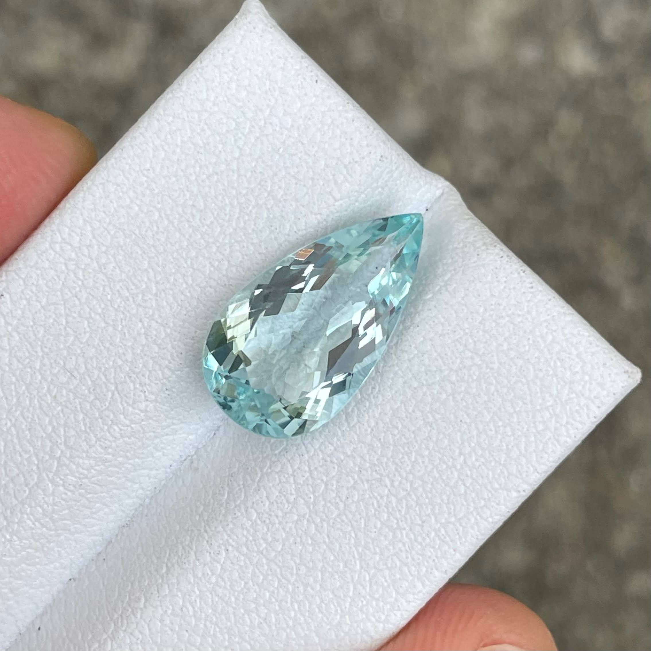 4.83 carats Blue Aquamarine Pear Stone