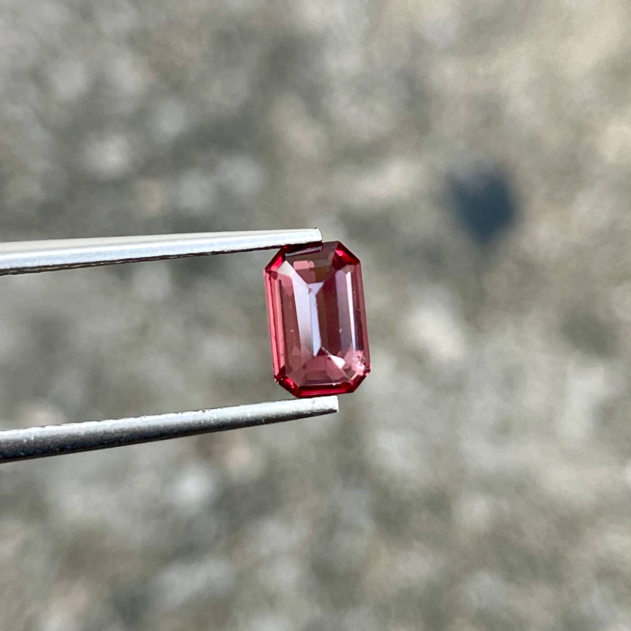 1.00 Carats Pinkish Red Spinel Stone