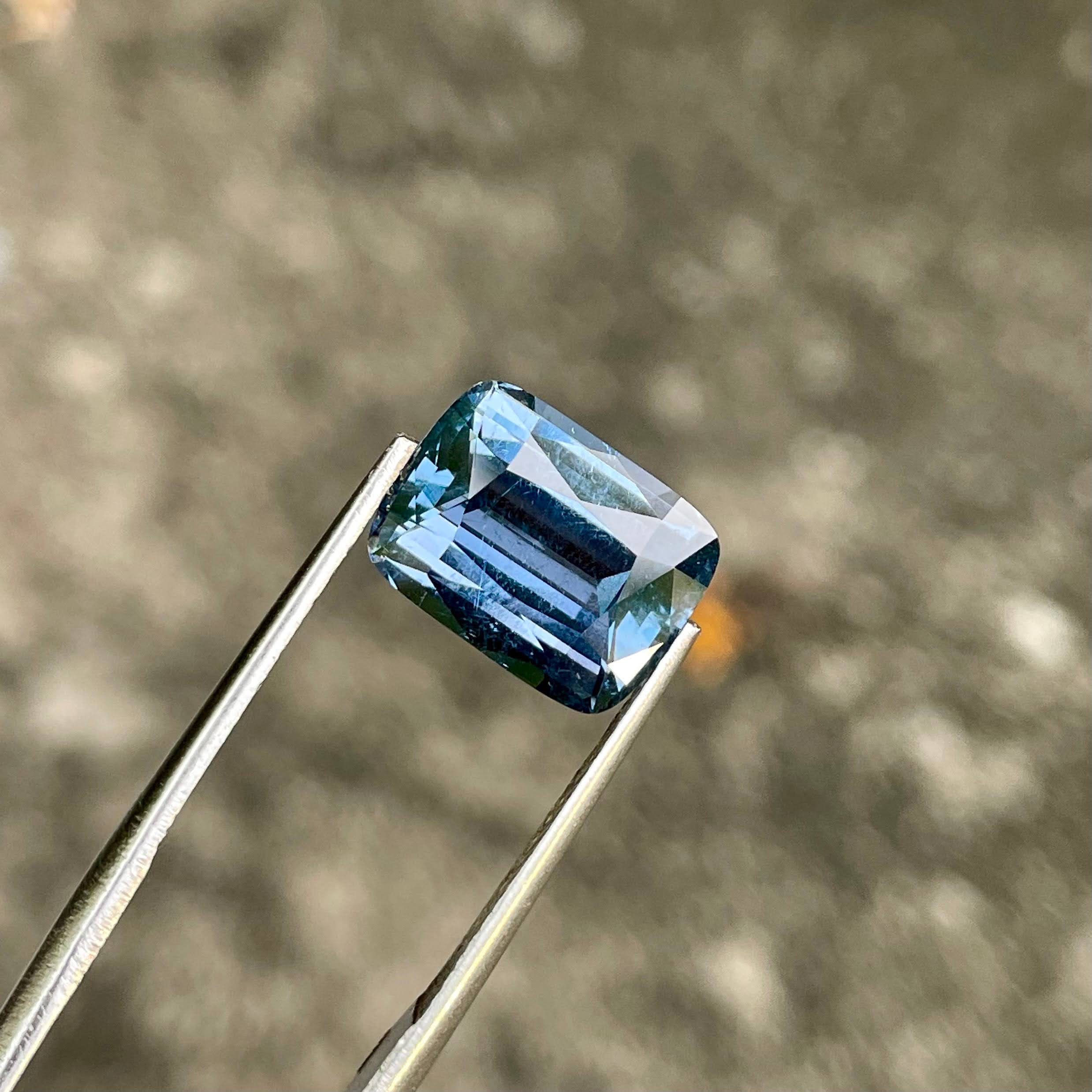 5.15 Carats Grayish Blue Spinel Stone