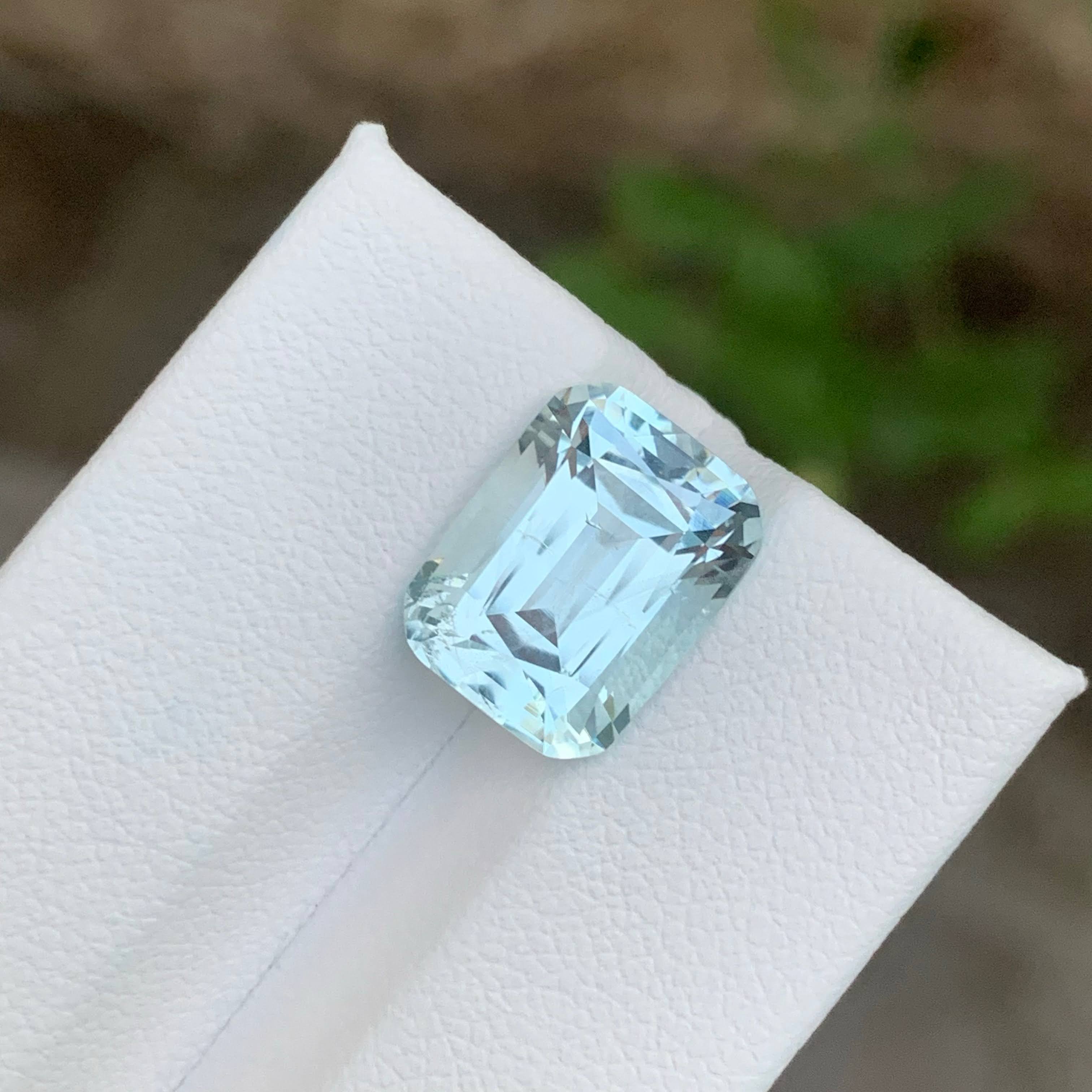 6.05 Carats Light Blue Aquamarine Stone