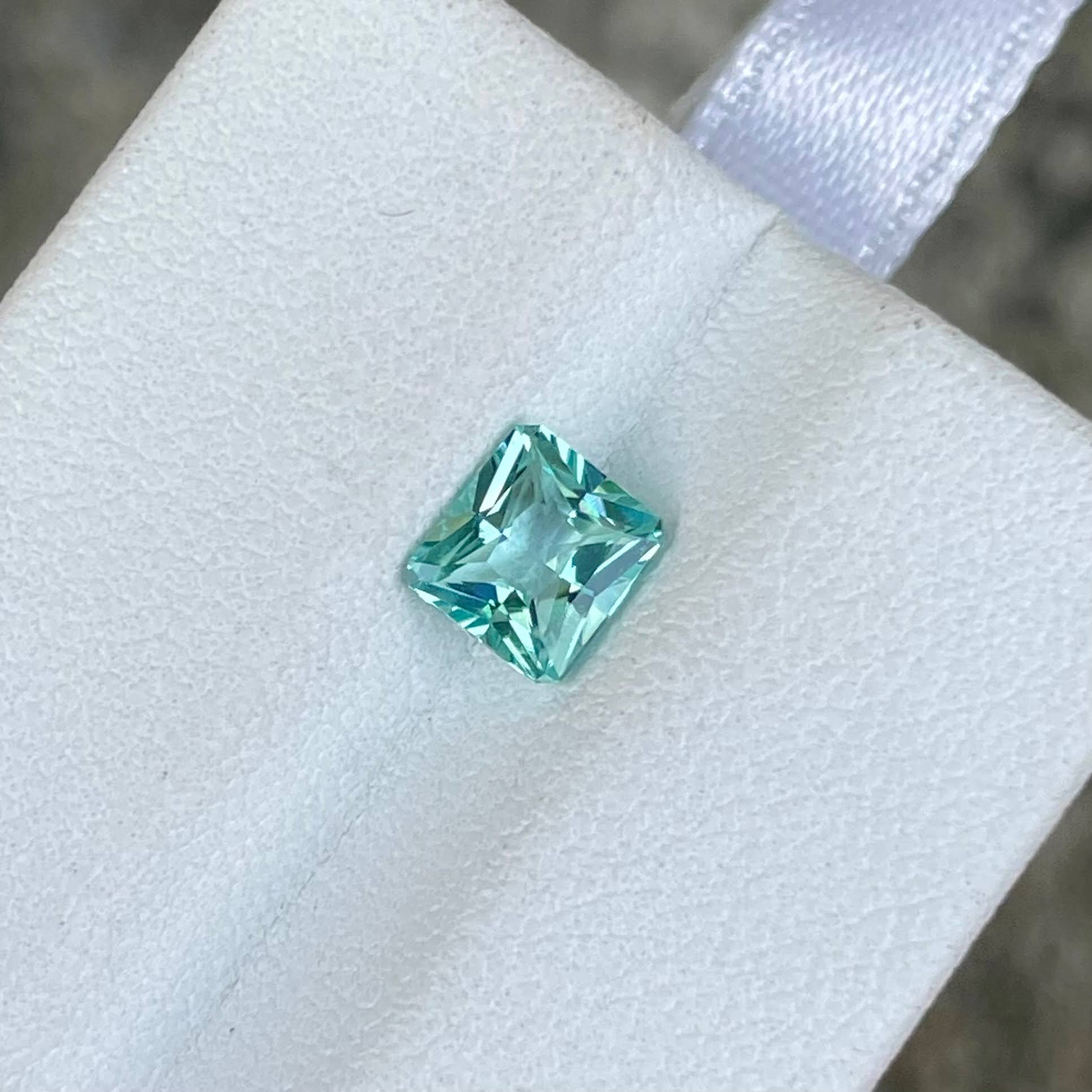 0.80 Carats Loose Seafoam Tourmaline