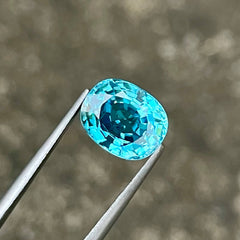 4.65 Carats Blue Oval Zircon Stone