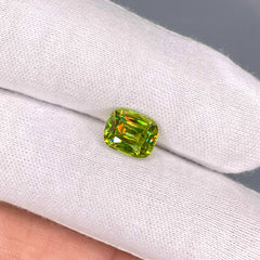 3.05 Carats Green Sphene Gemstone