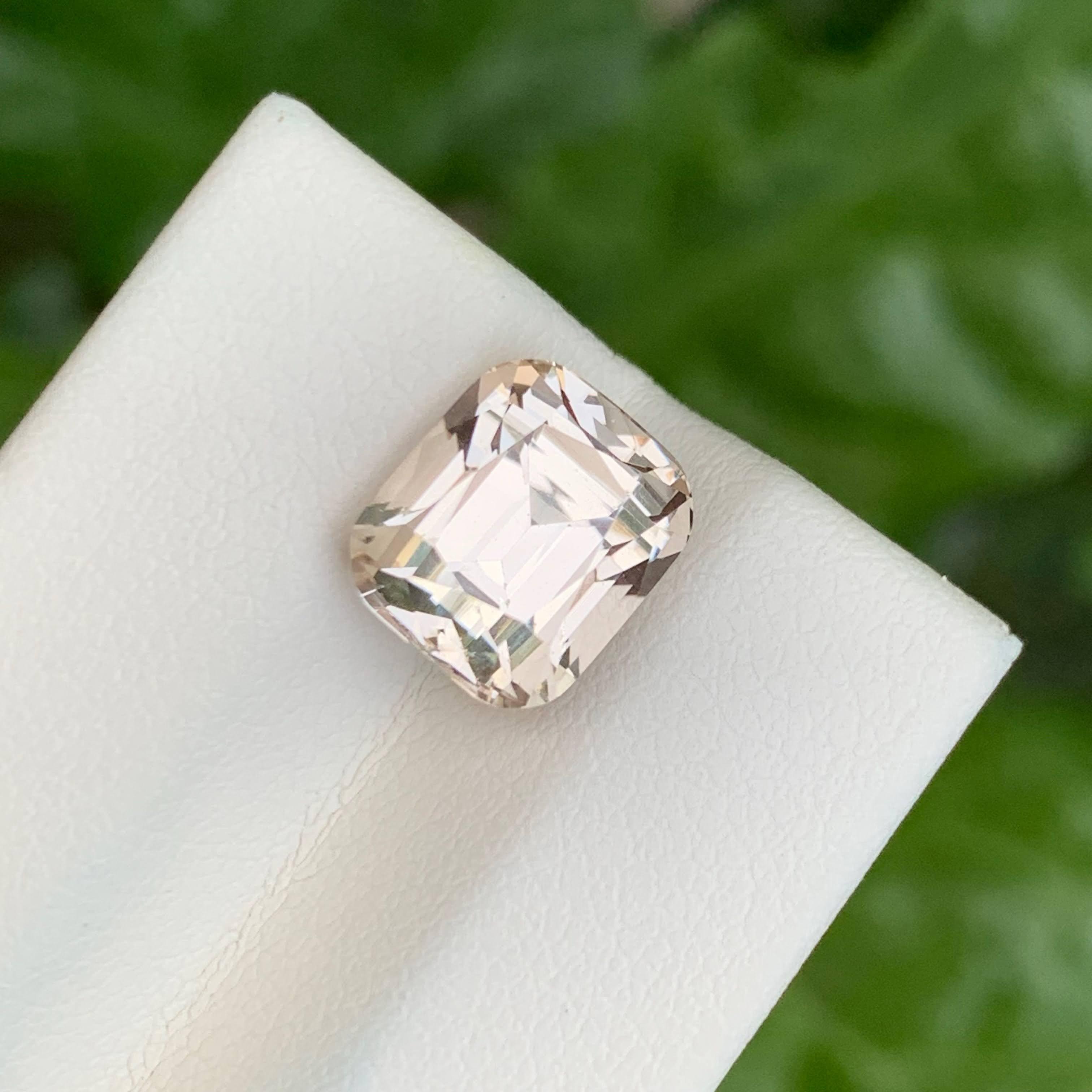 5.70 Carats Natural Topaz Gemstone