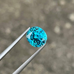 5.25 Carats Blue Oval Zircon Stone