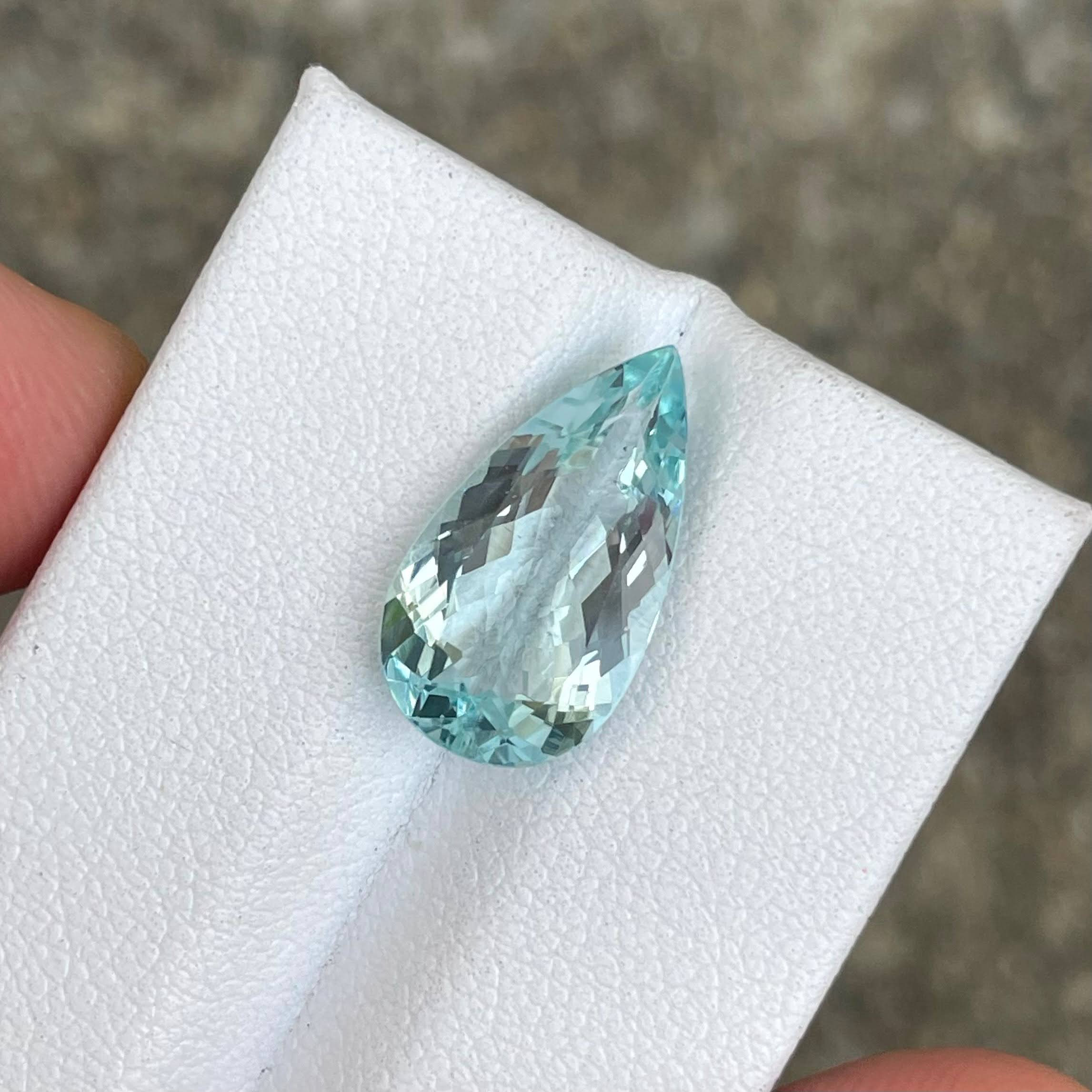 4.83 carats Blue Aquamarine Pear Stone