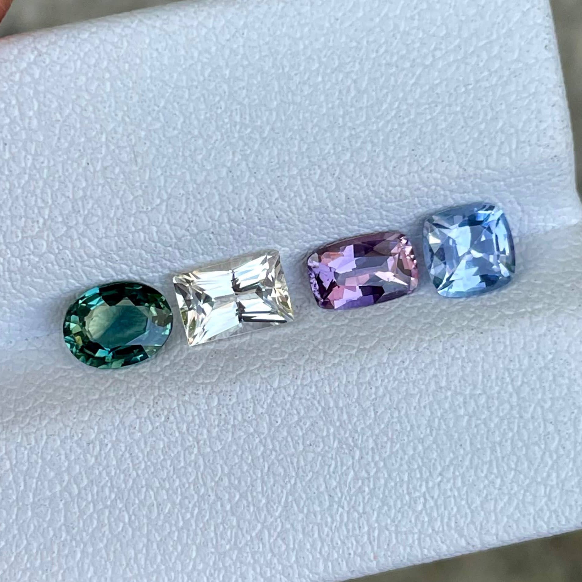 2.65 Carats 4 Piece Sapphire Gems Lot