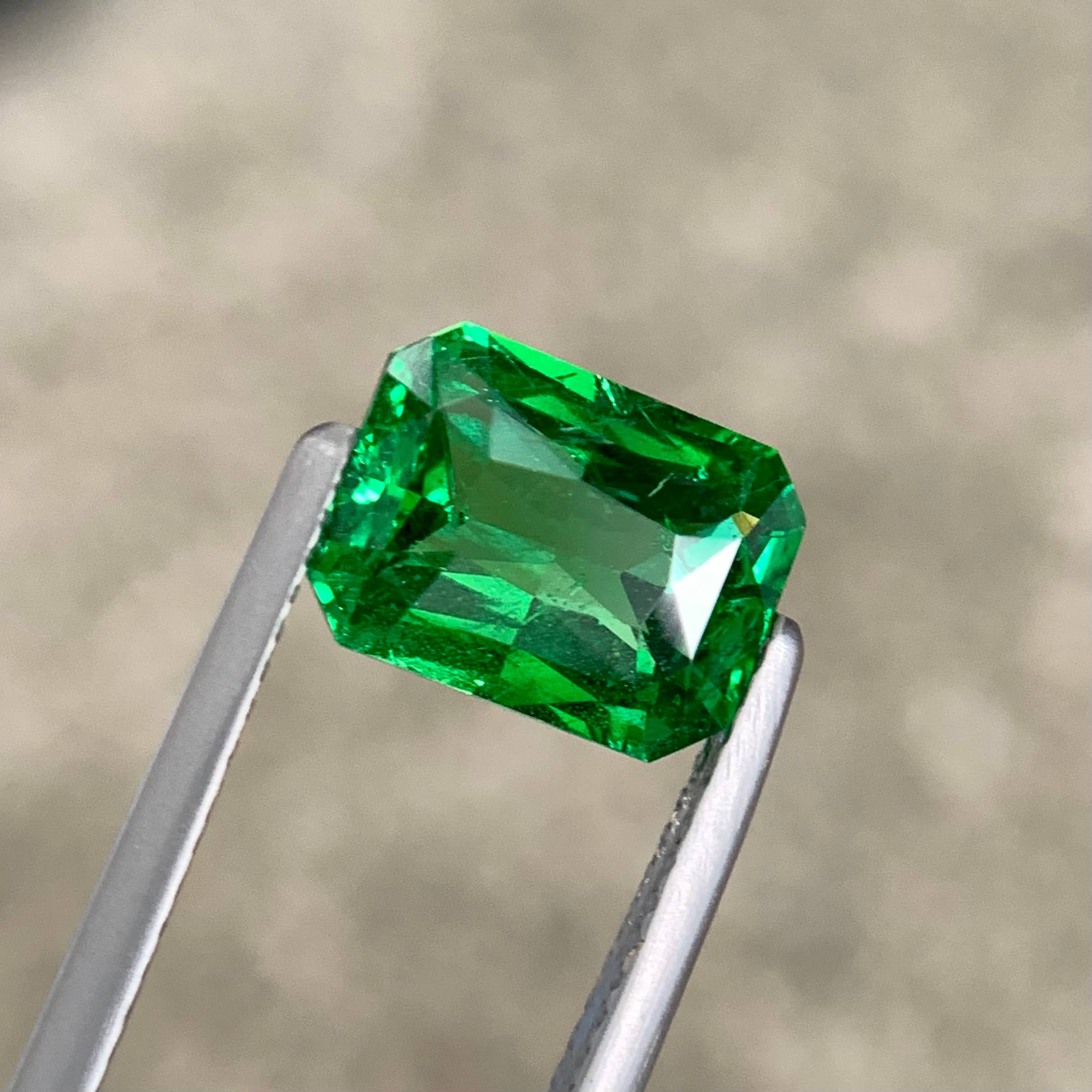 vivid-green-natural-tsavorite-garnet-2-98ct-tanzania
