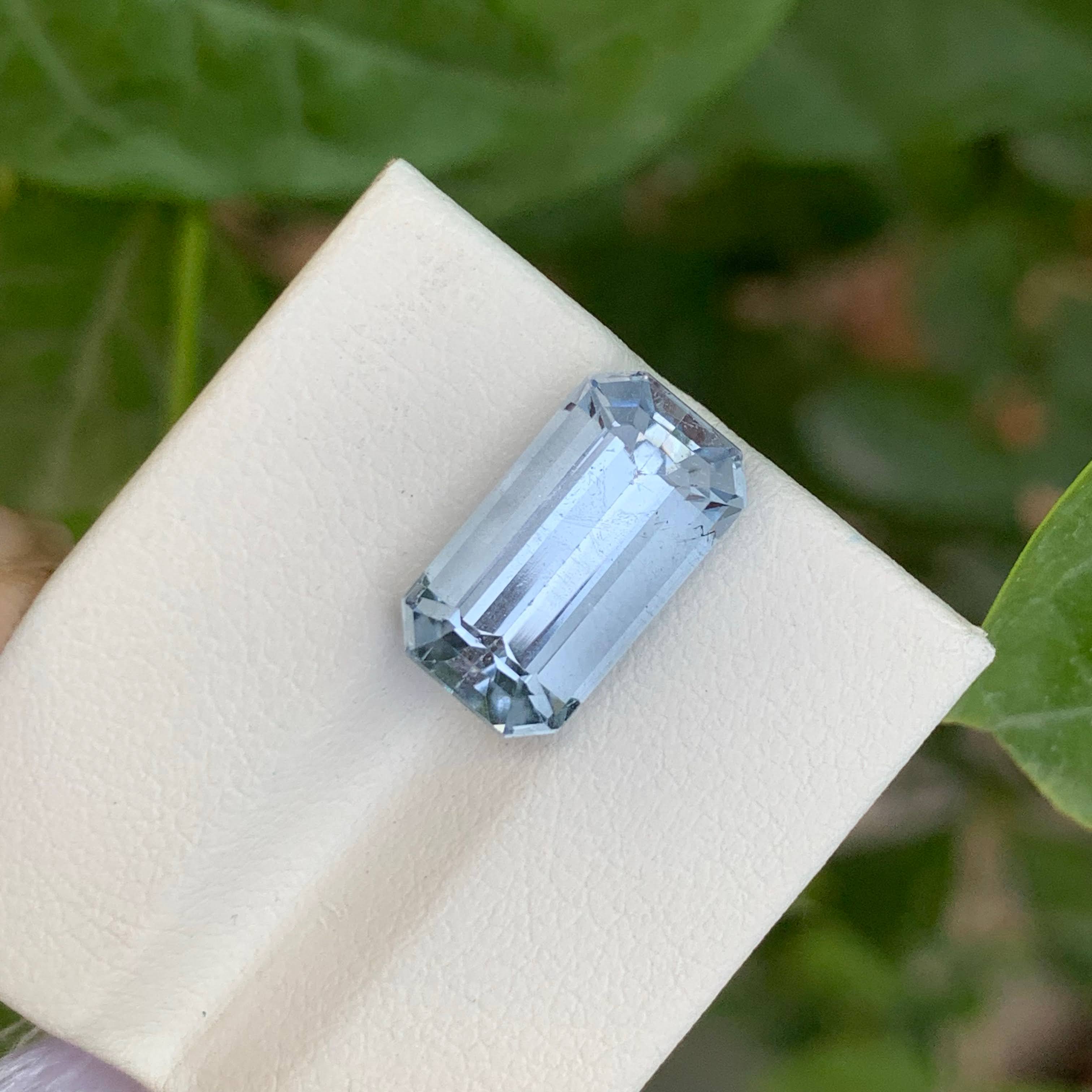 5.05 Carats Aquamarine Goshenite Stone