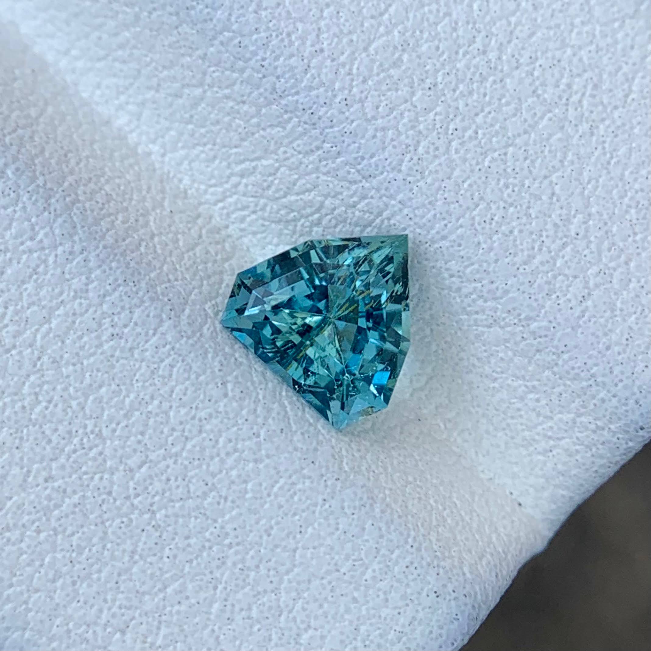 0.95 Ct Intense Blue Aquamarine Trilliant
