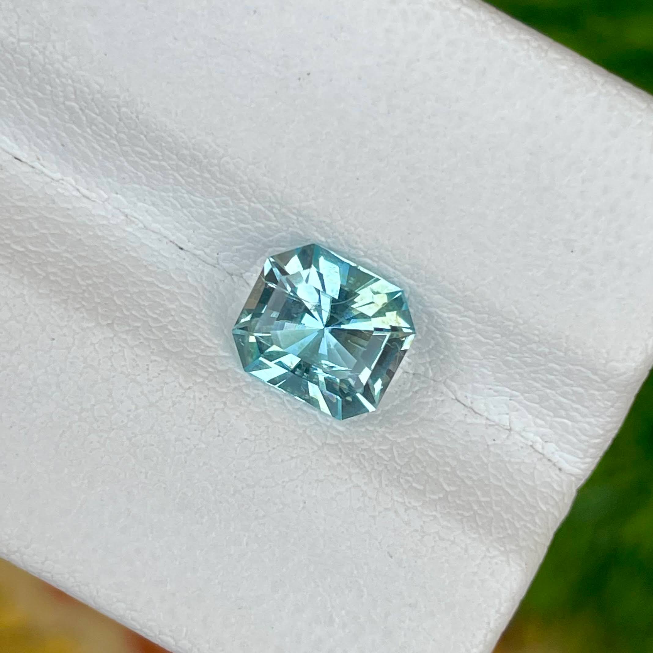 1.45 Carats Natural Aquamarine Stone
