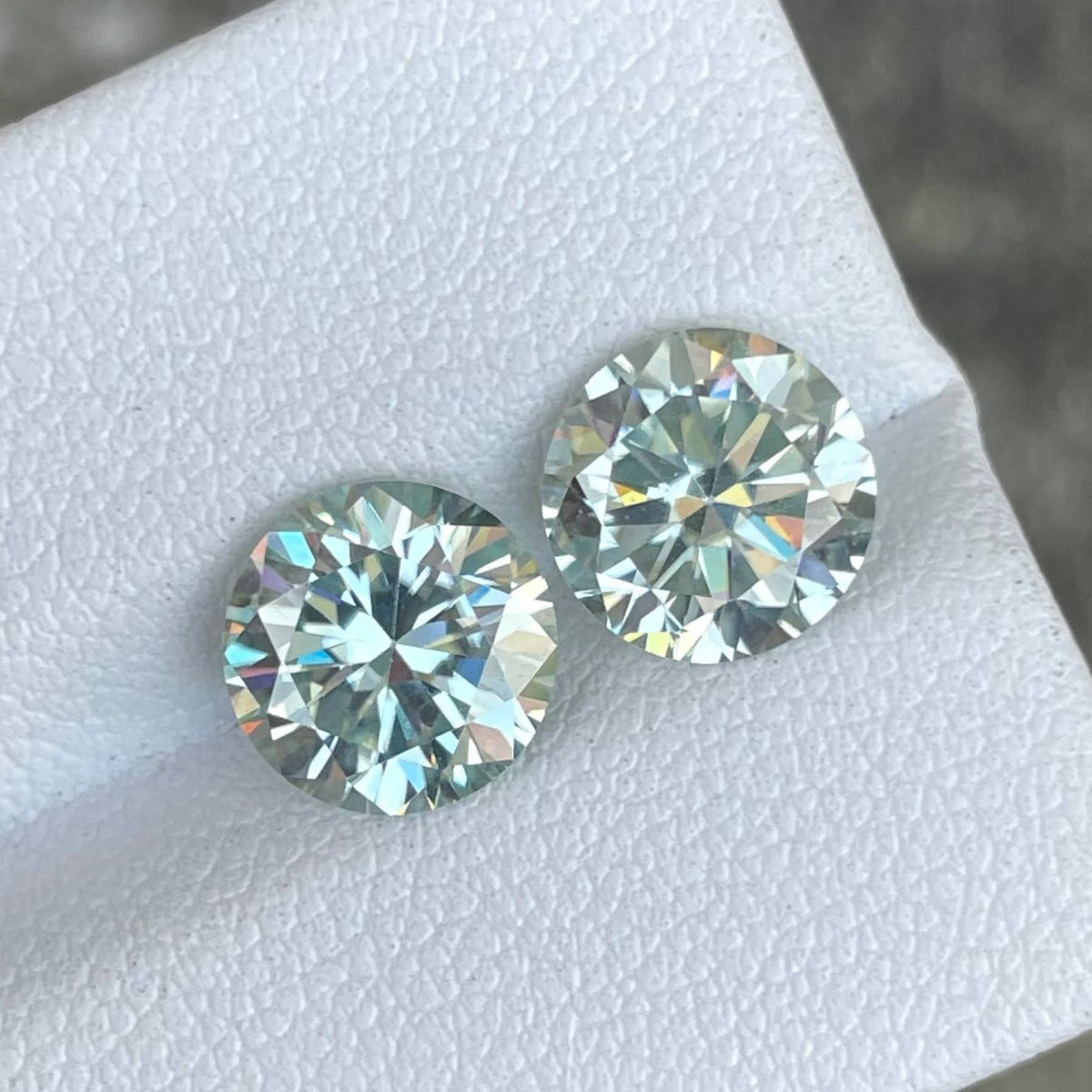 4.23 carats Round Cut Moissanite Pair 