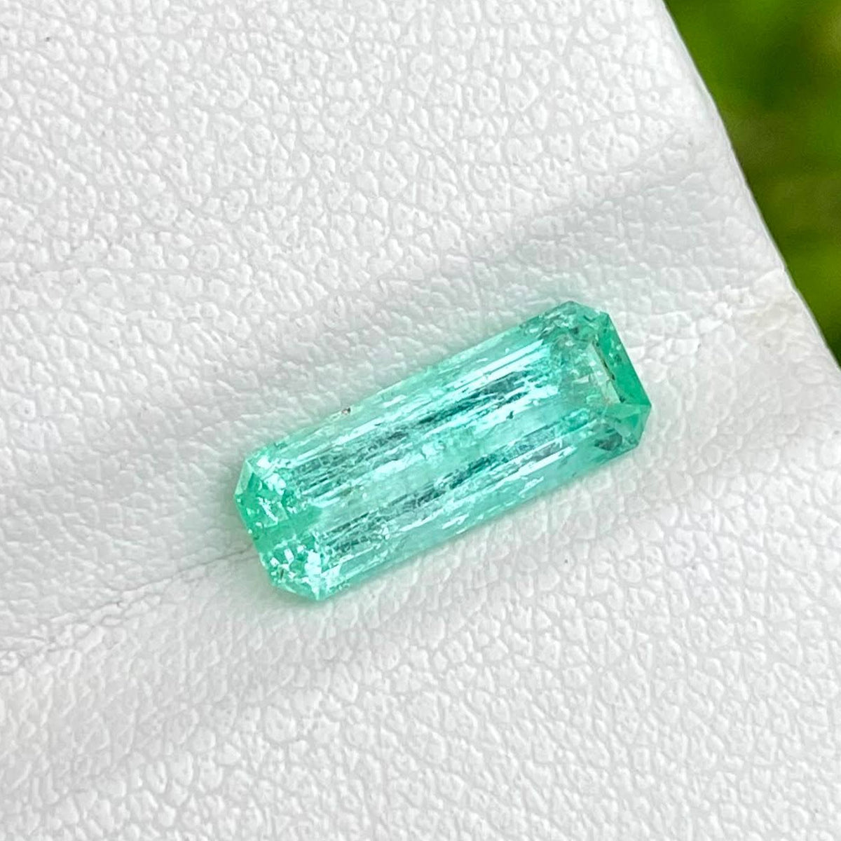 1.65 Carats Emerald Faceted Gemstone