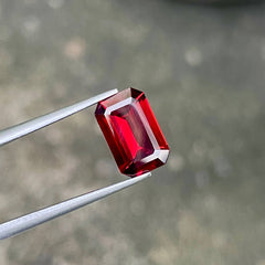 3.55 Carats Red Garnet Stone