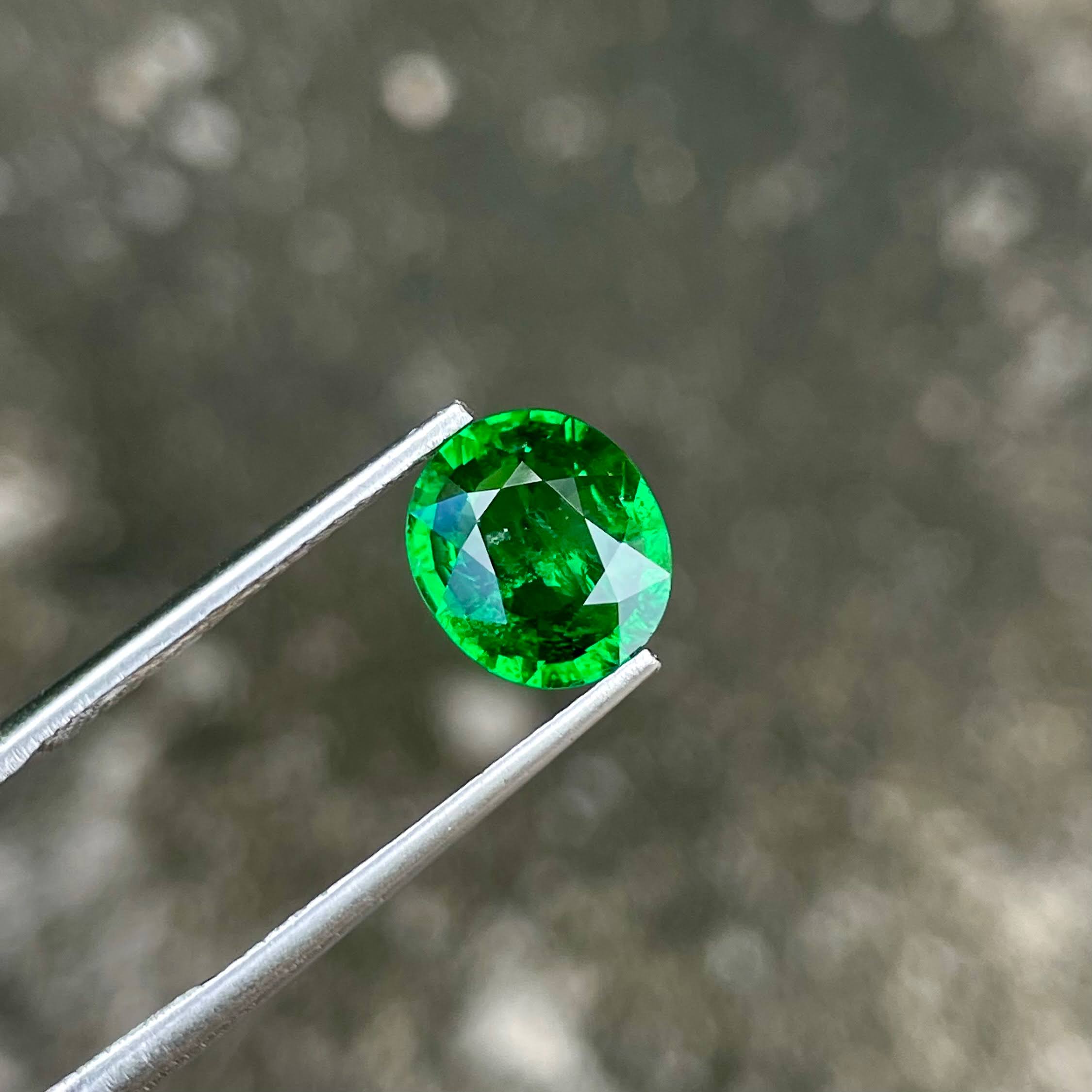 2.25 carats Green Tsavorite Garnet Gem