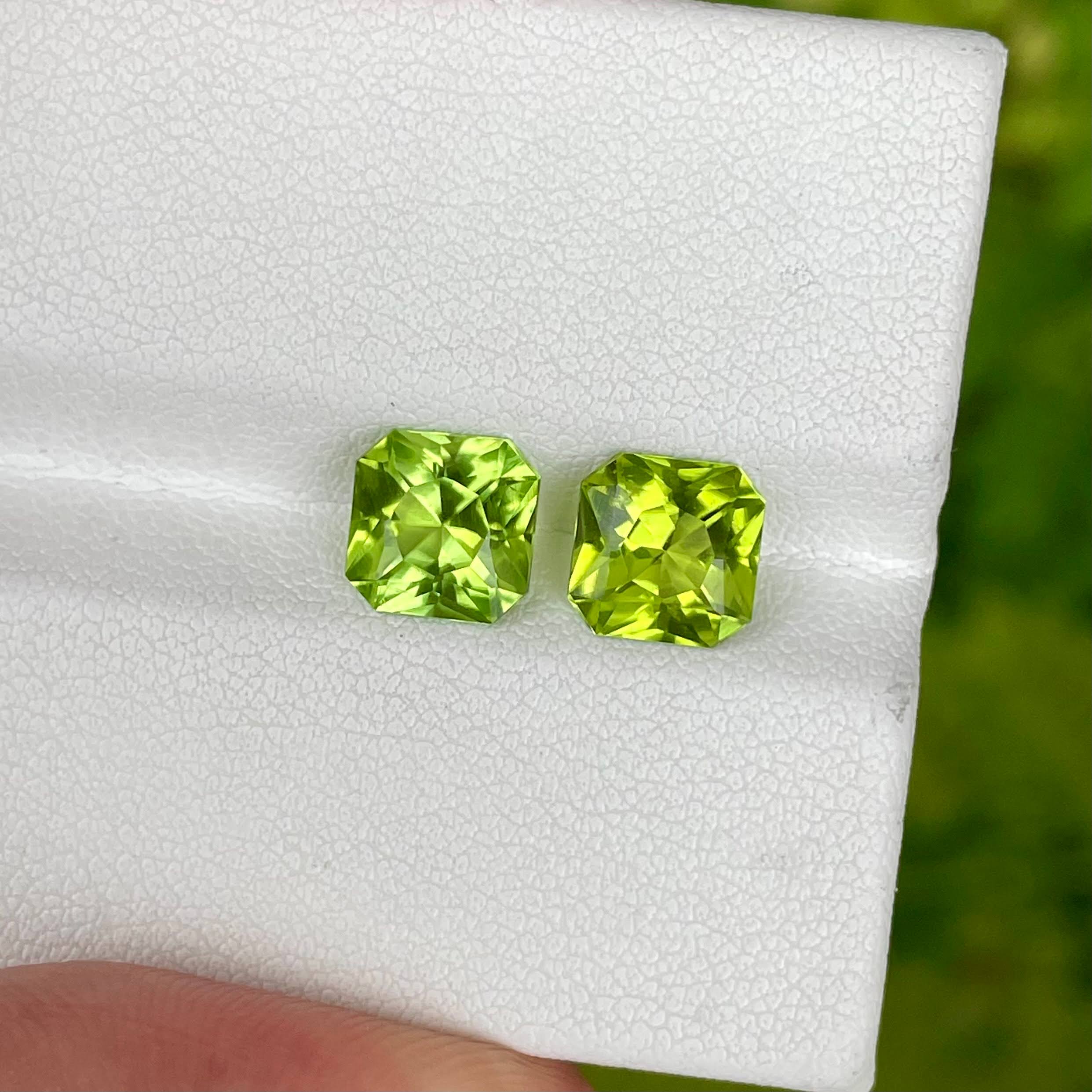 3.75 Carats Green Peridot Pair Gems