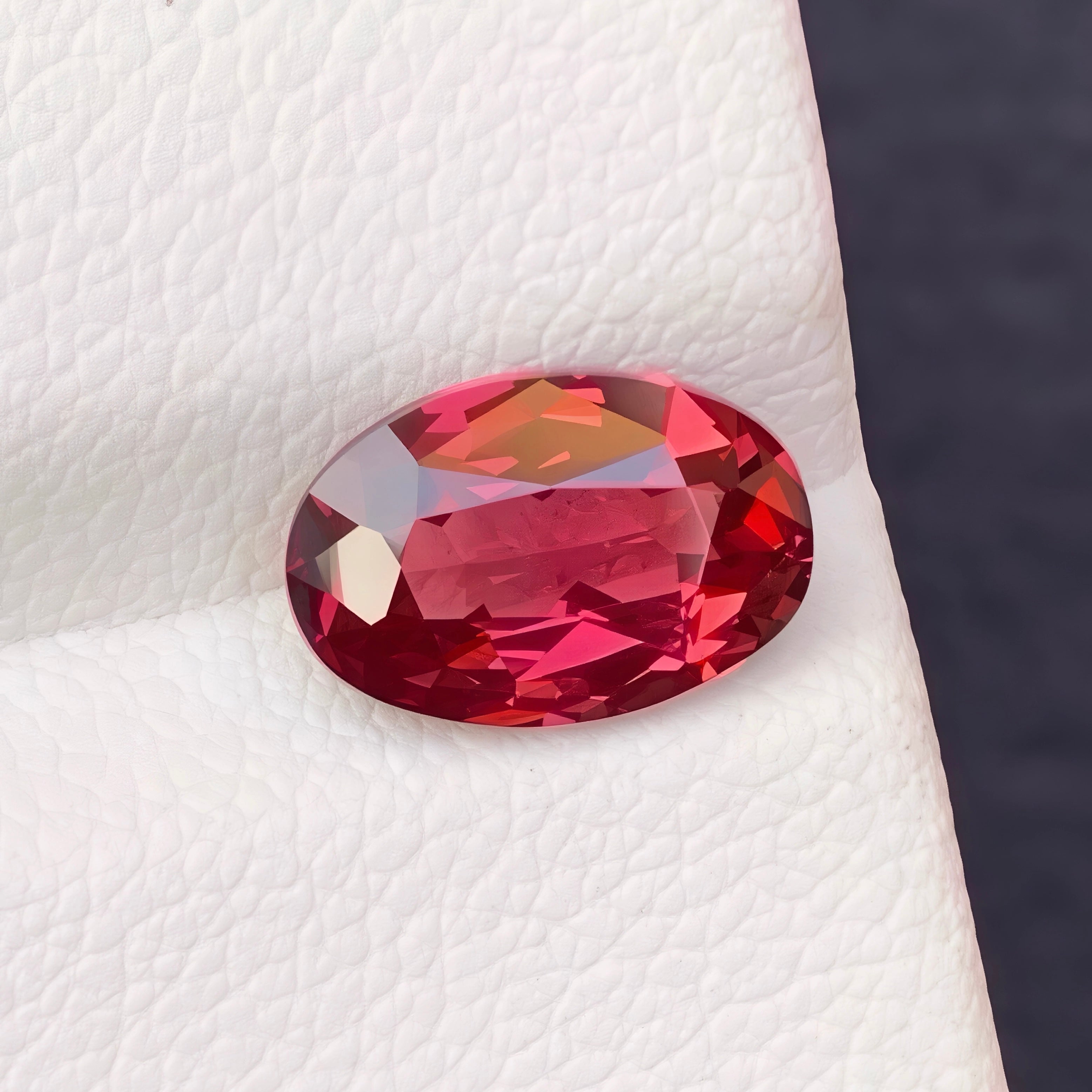 red-malaya-garnet-1-22ct-madagascar-oval-faceted