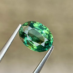 rich-teal-sapphire-1-67ct-madagascar-oval-vvs