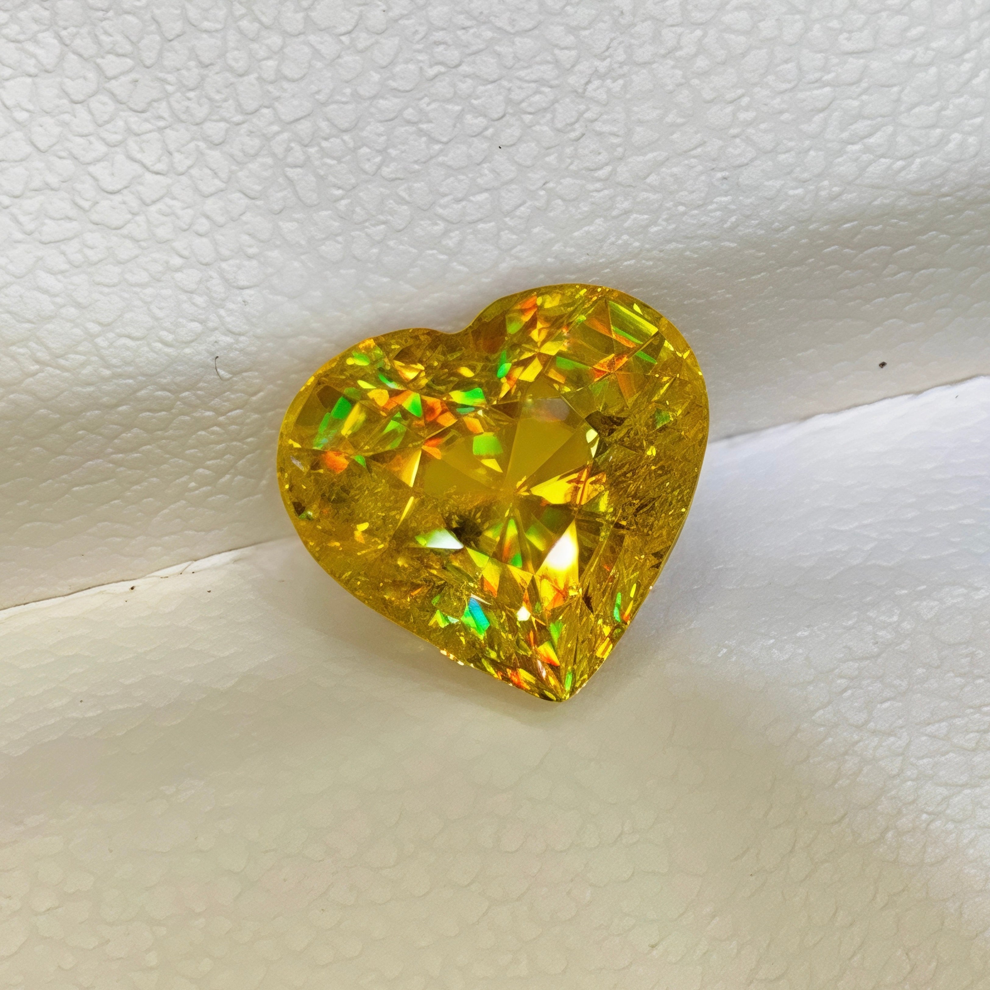 3-68-carats-heart-shape-sphene-faceted-madagascar-gemstone