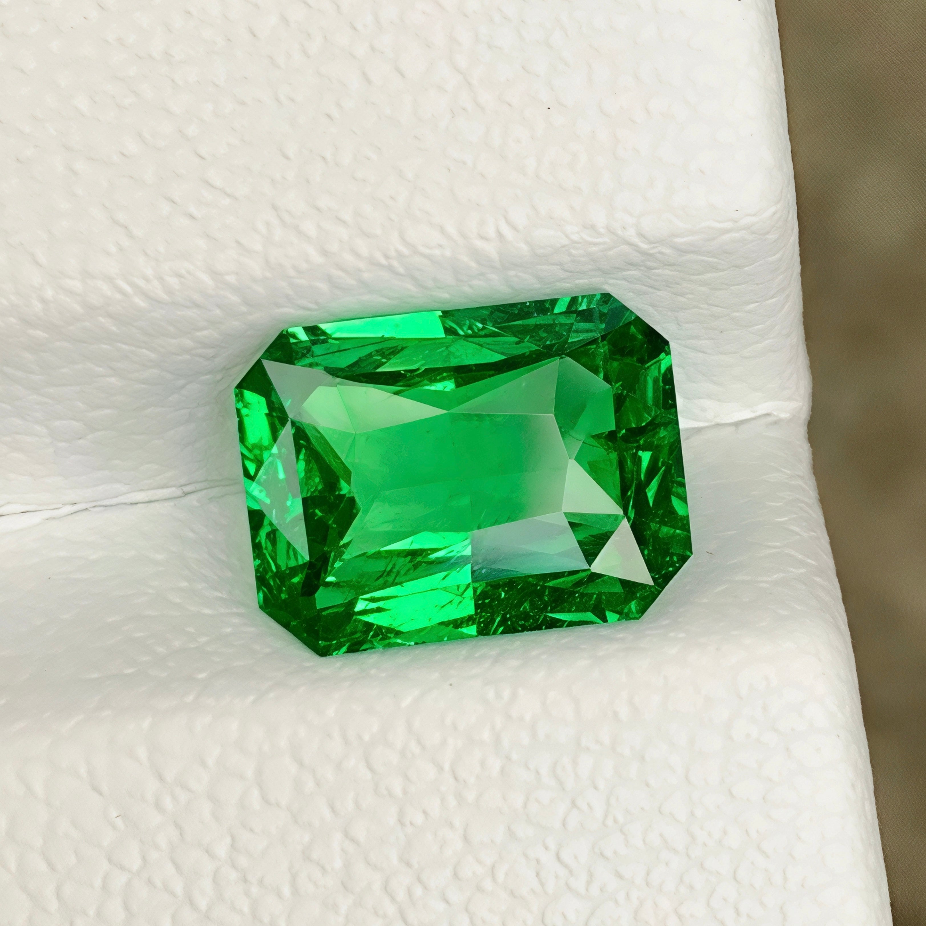 vivid-green-natural-tsavorite-garnet-2-98ct-tanzania