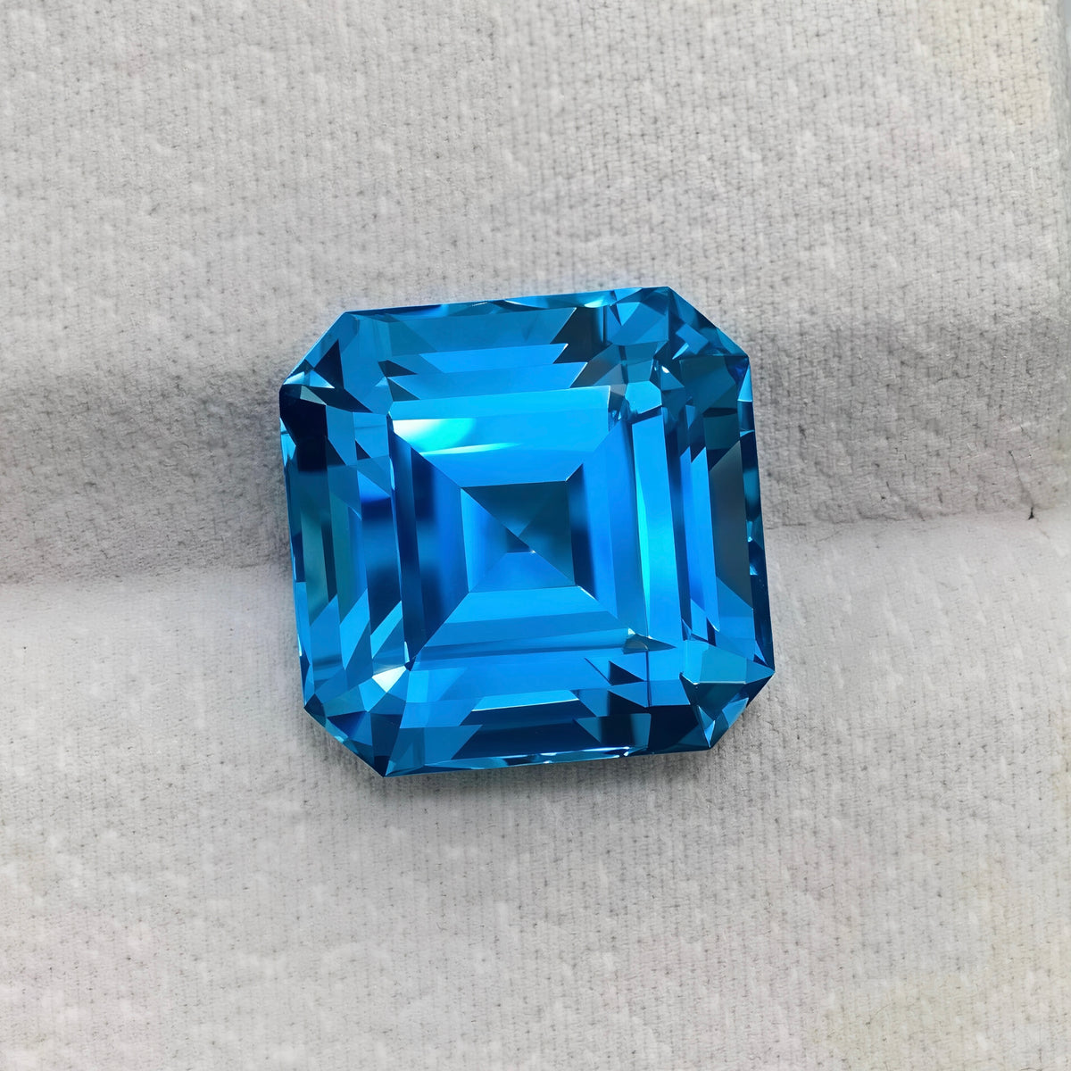 12.98Ct Electric Blue Topaz