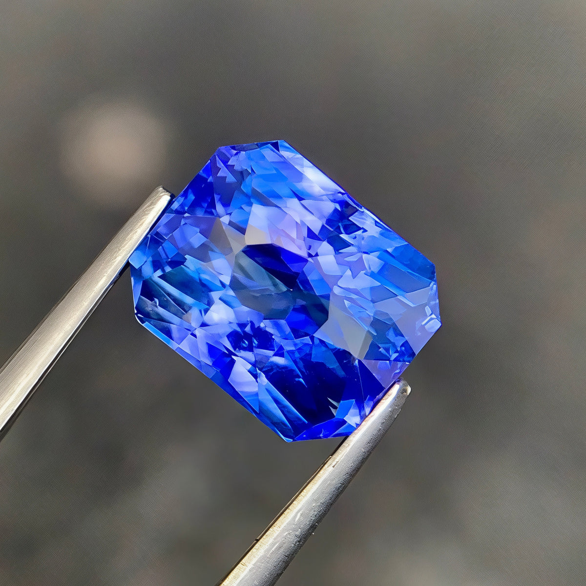 3.12 Ct Fine Blue Sapphire Radiant Cut