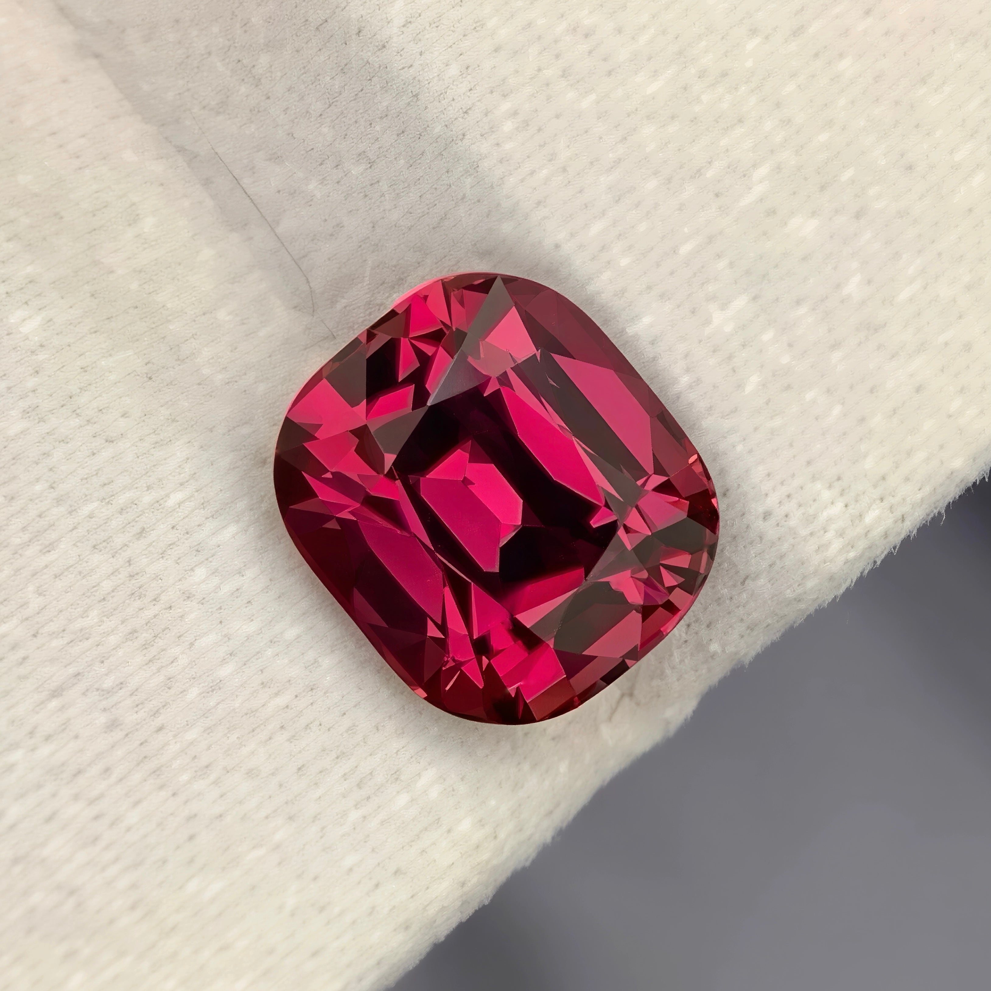 6.41Ct Umbalite Garnet