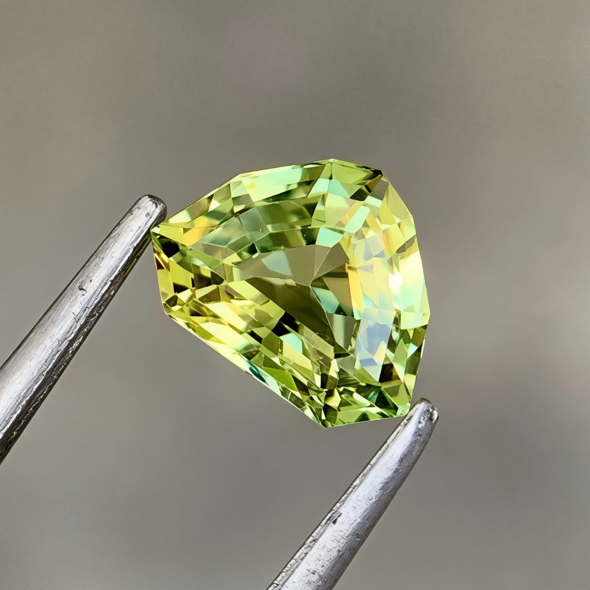 1.08 Ct Natural Parti Sapphire Trilliant Cut