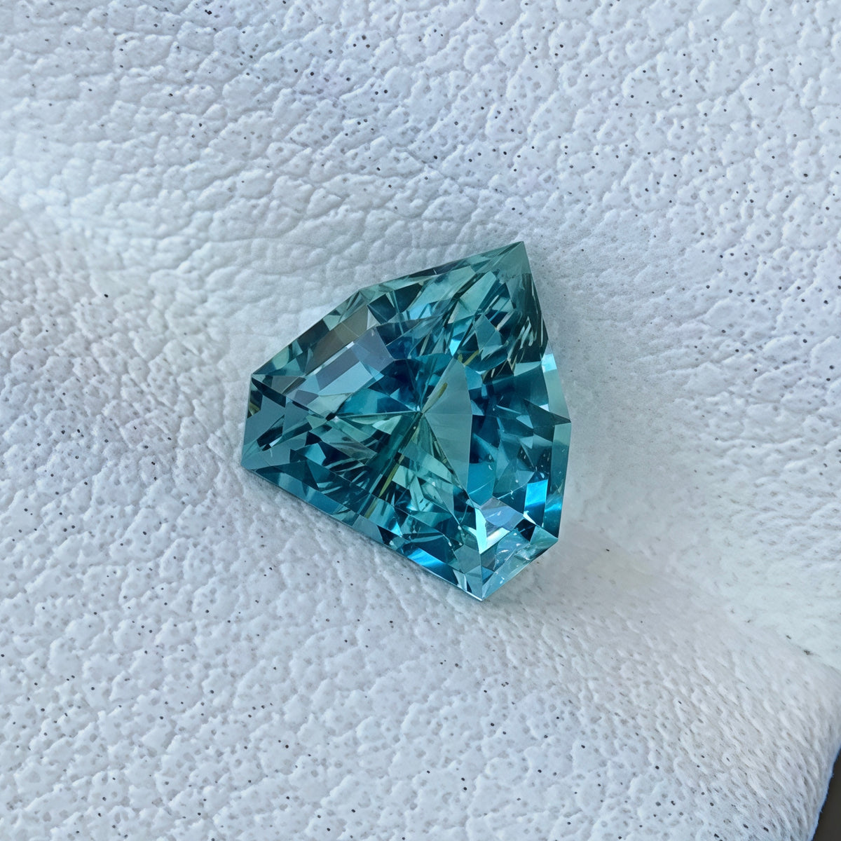 0.95 Ct Intense Blue Aquamarine Trilliant