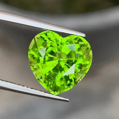 pakistan-peridot-7-60ct-heart-cut
