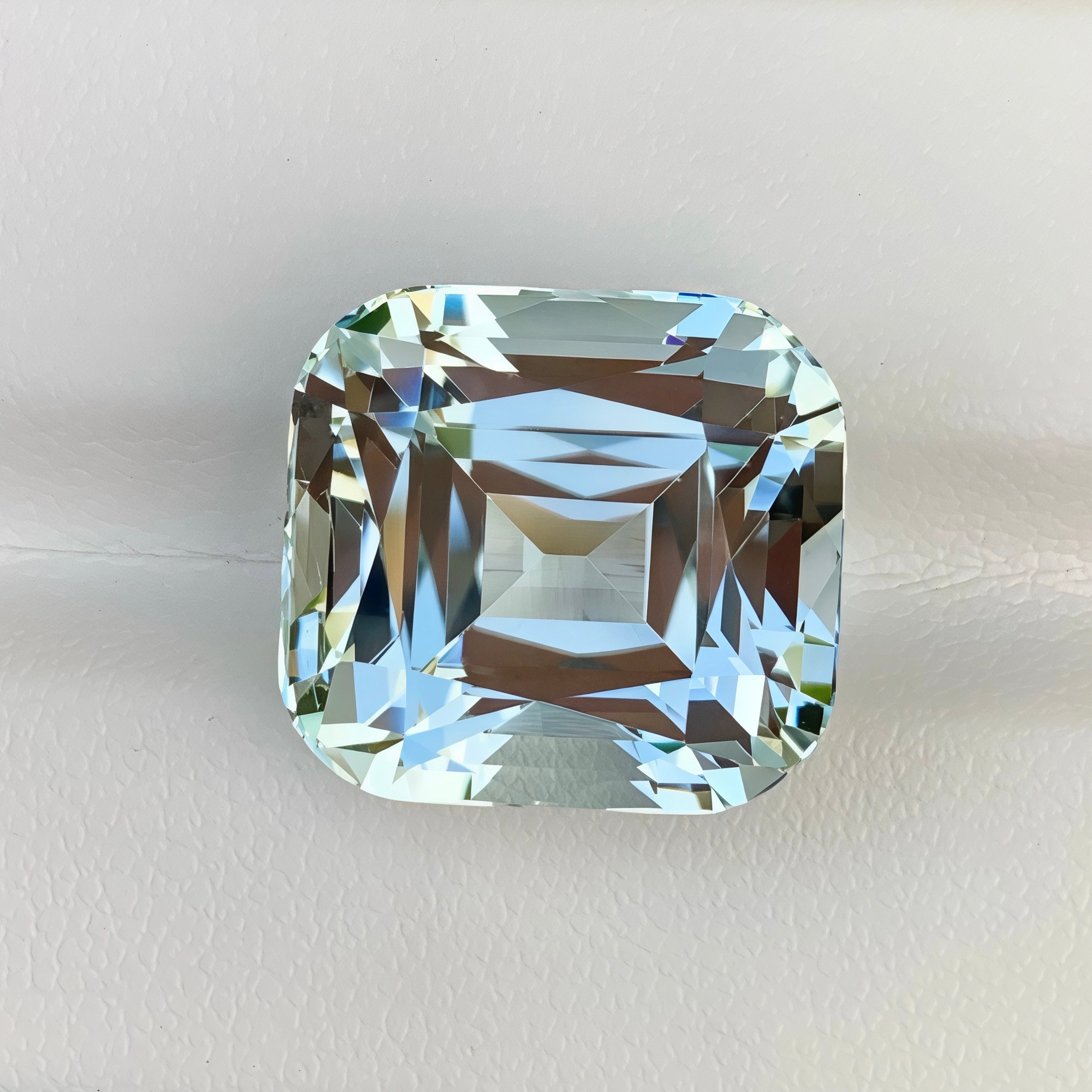 sea-blue-aquamarine-17-21ct-pakistan