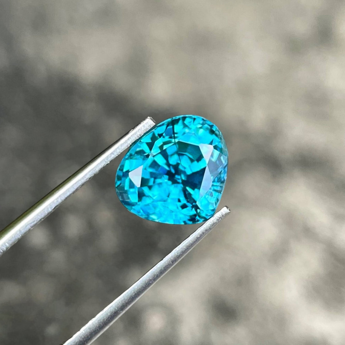 5.40 Carats Blue Trillion Zircon Stone